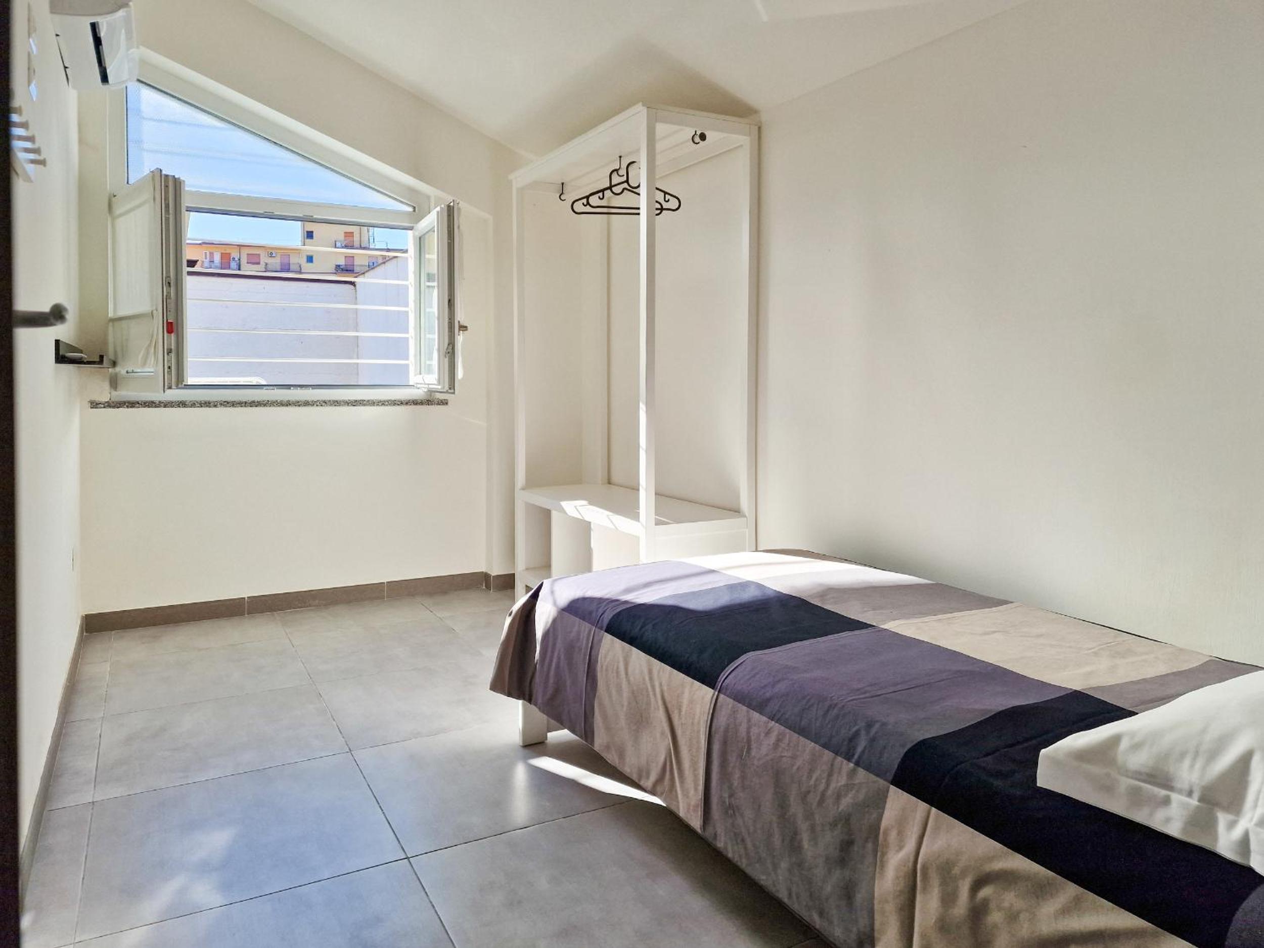Apartment with Terrace - Photo 4