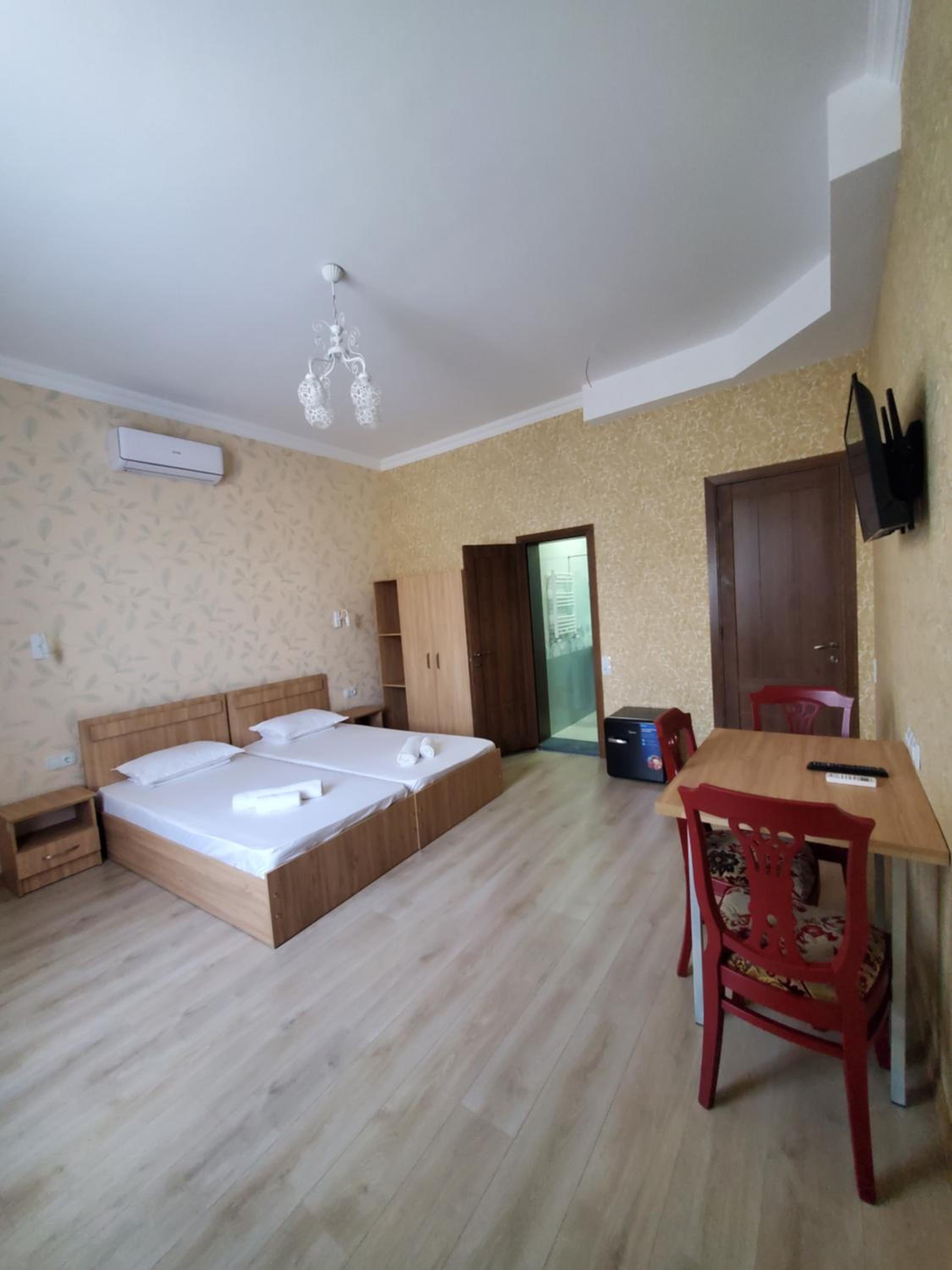 Double or Twin Room with Private Bathroom photo 2