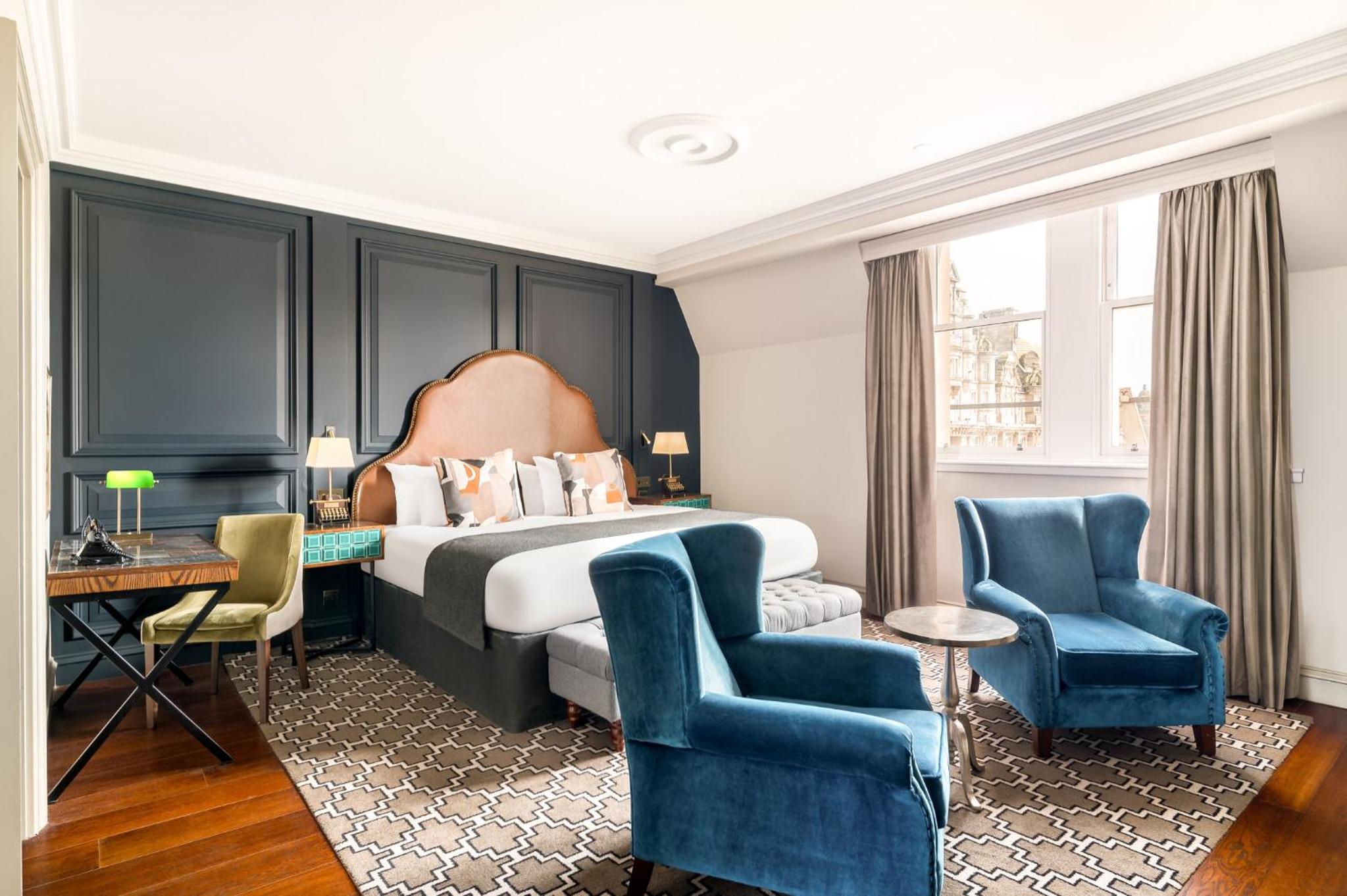 King Suite with City View - Photo 6
