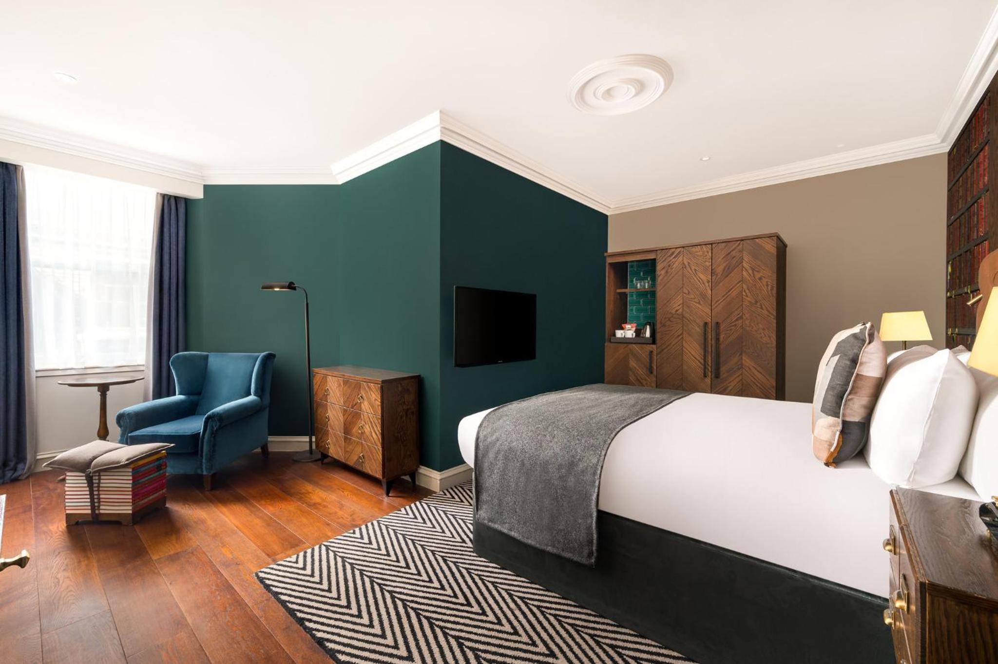 Premium Queen Room - Photo 3