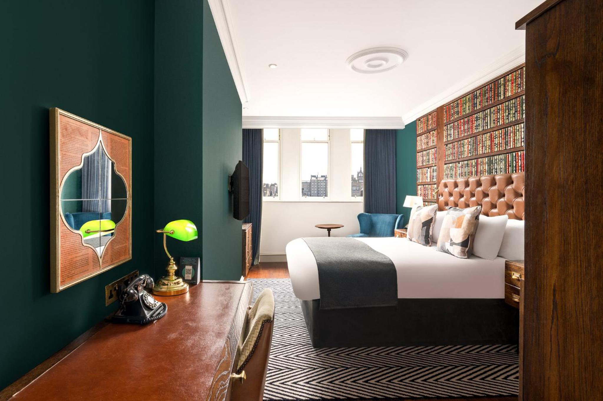 Standard Queen Room - Photo 10