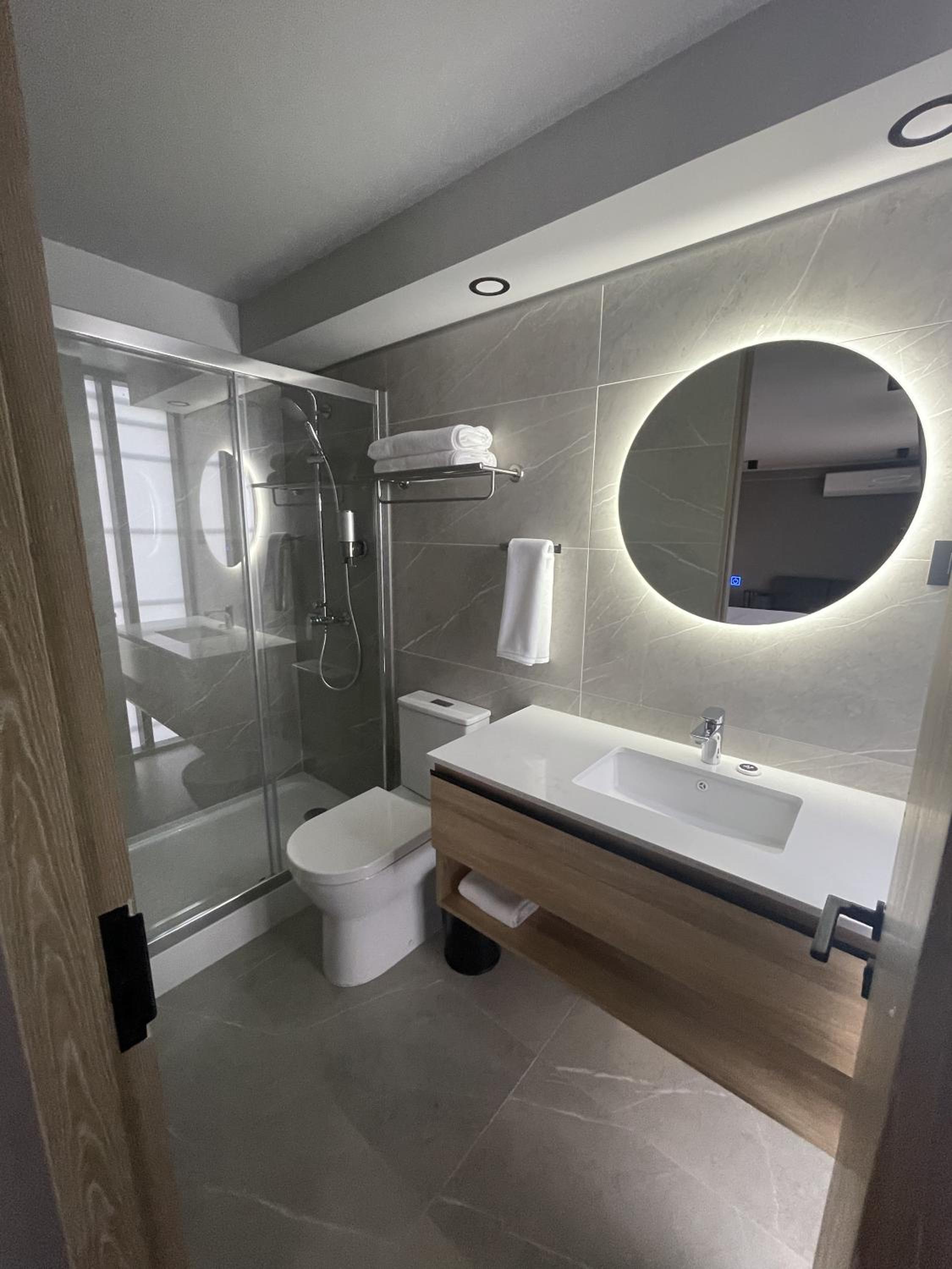 Studio Apartment photo 2
