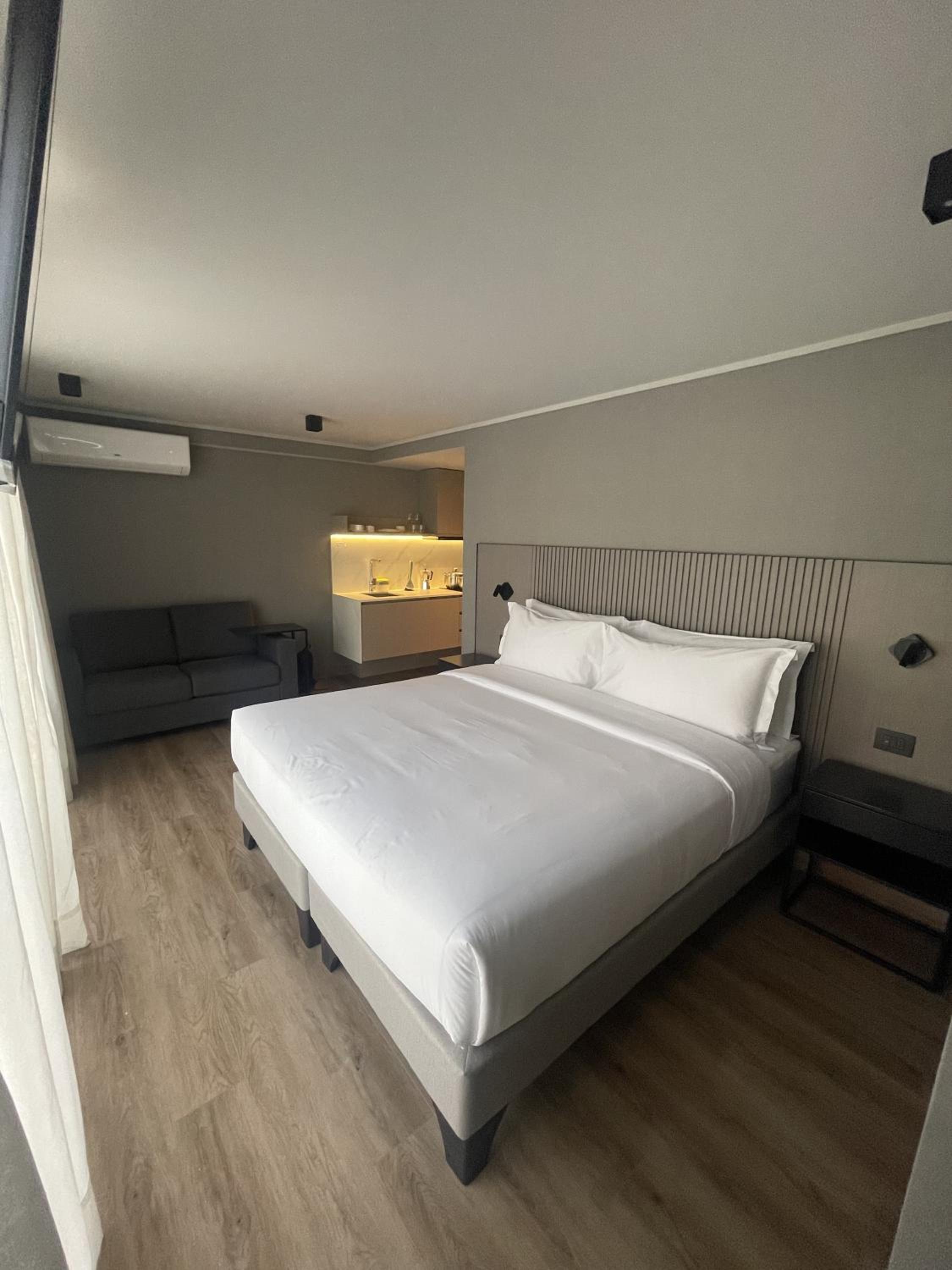 Studio Apartment photo 3