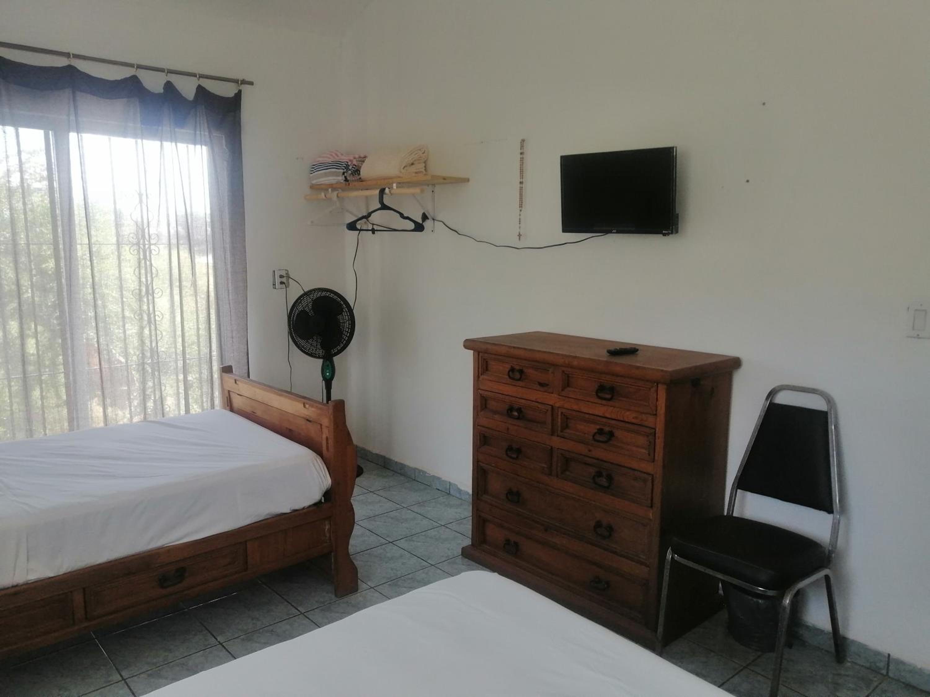 Double Room with Shared Bathroom photo 3