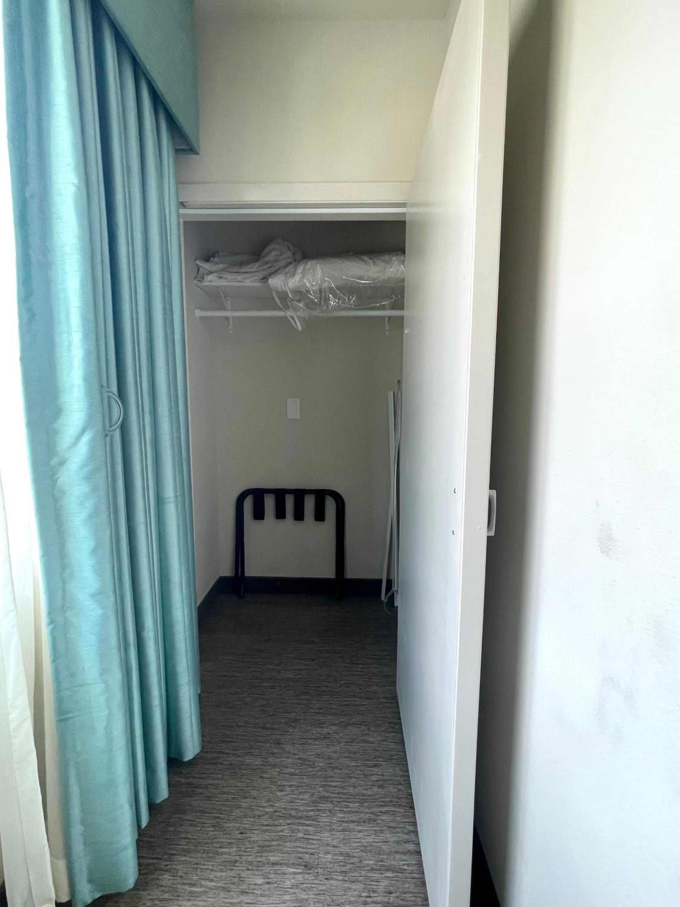 Red Roof Inn PLUS & Suites Tampa - Busch Gardens, Photo 10