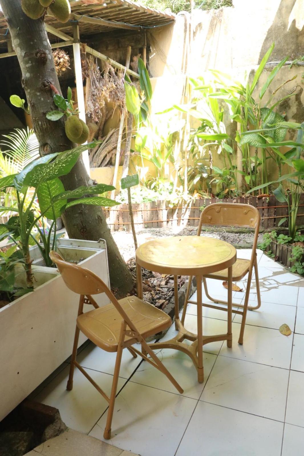 Double Room with Fan and Air Conditioning - Photo 3