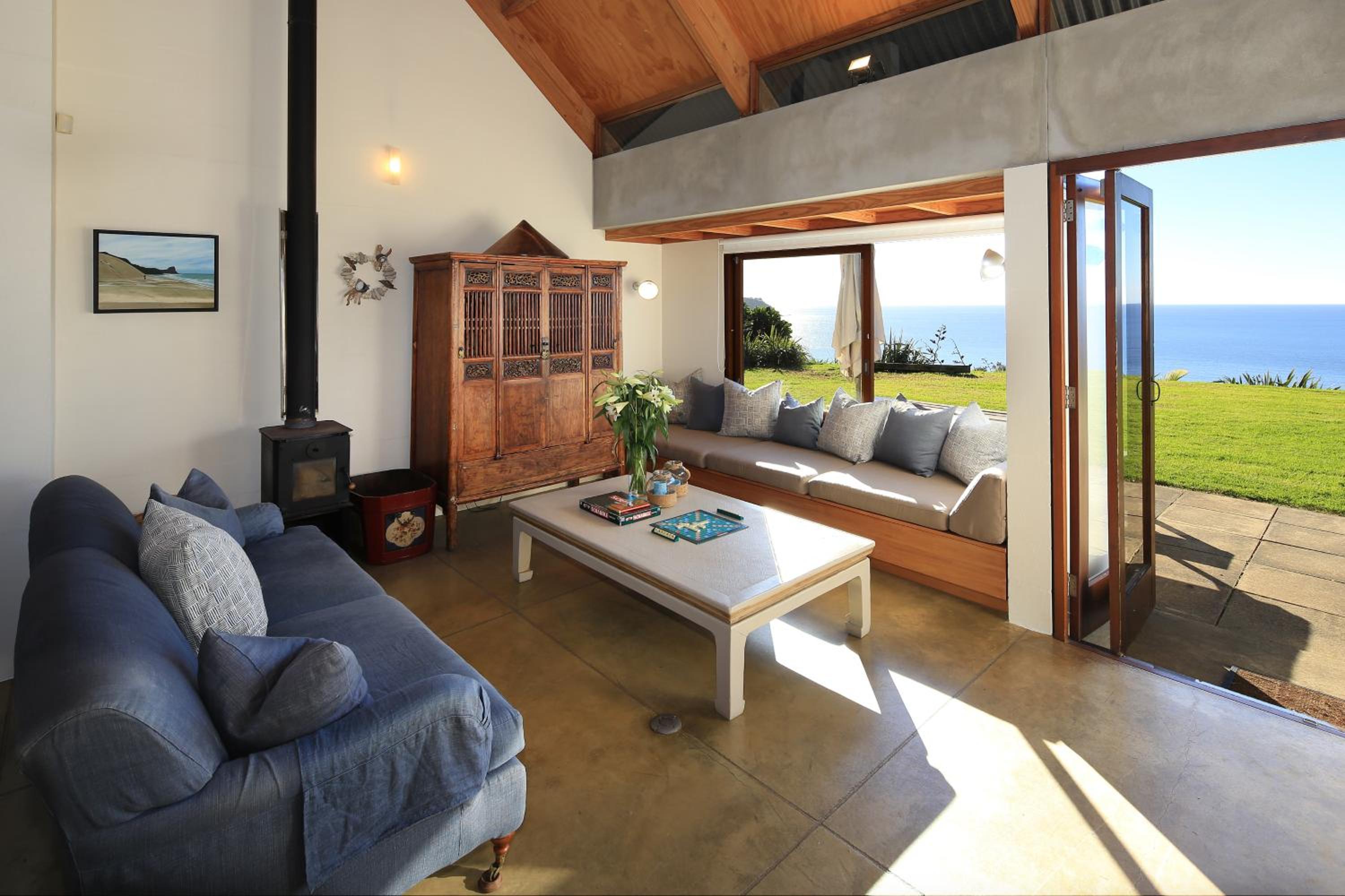 Six-Bedroom House photo 1