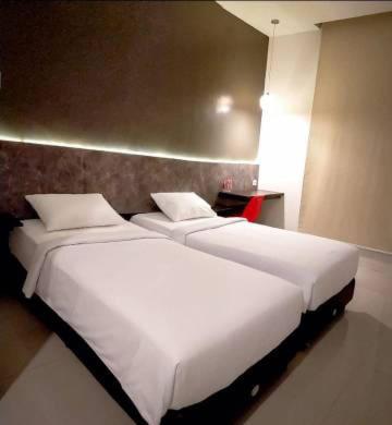 Standard Twin Room - Photo 2