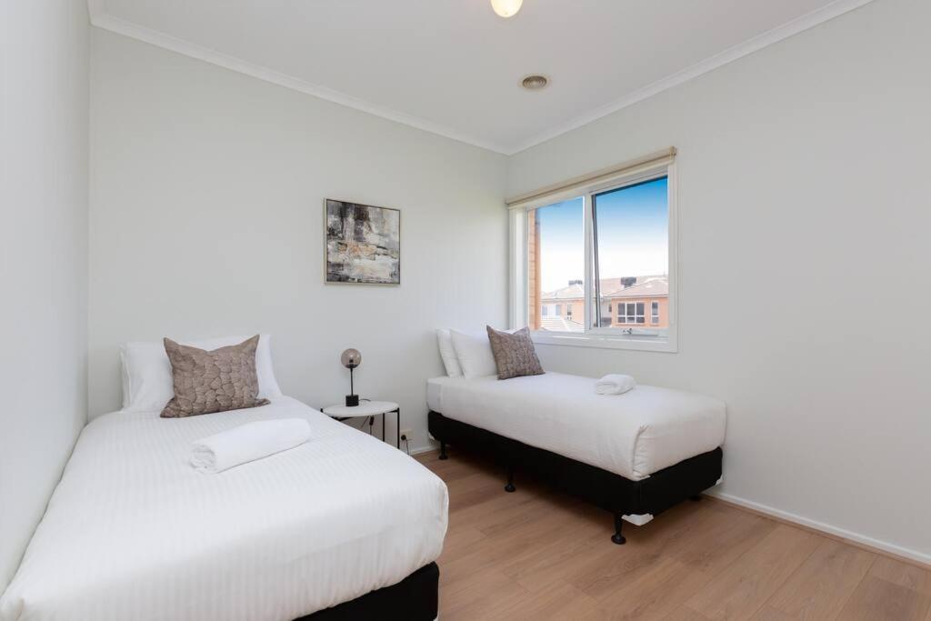 Three-Bedroom House photo 1