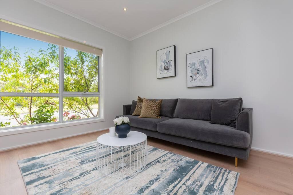 Three-Bedroom House photo 2