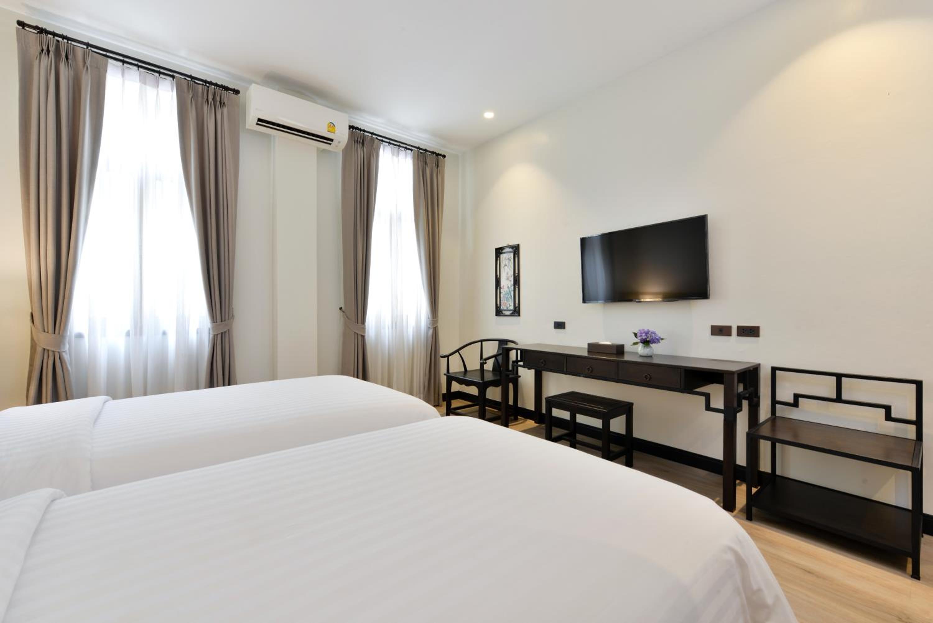 Deluxe Twin Room photo 3