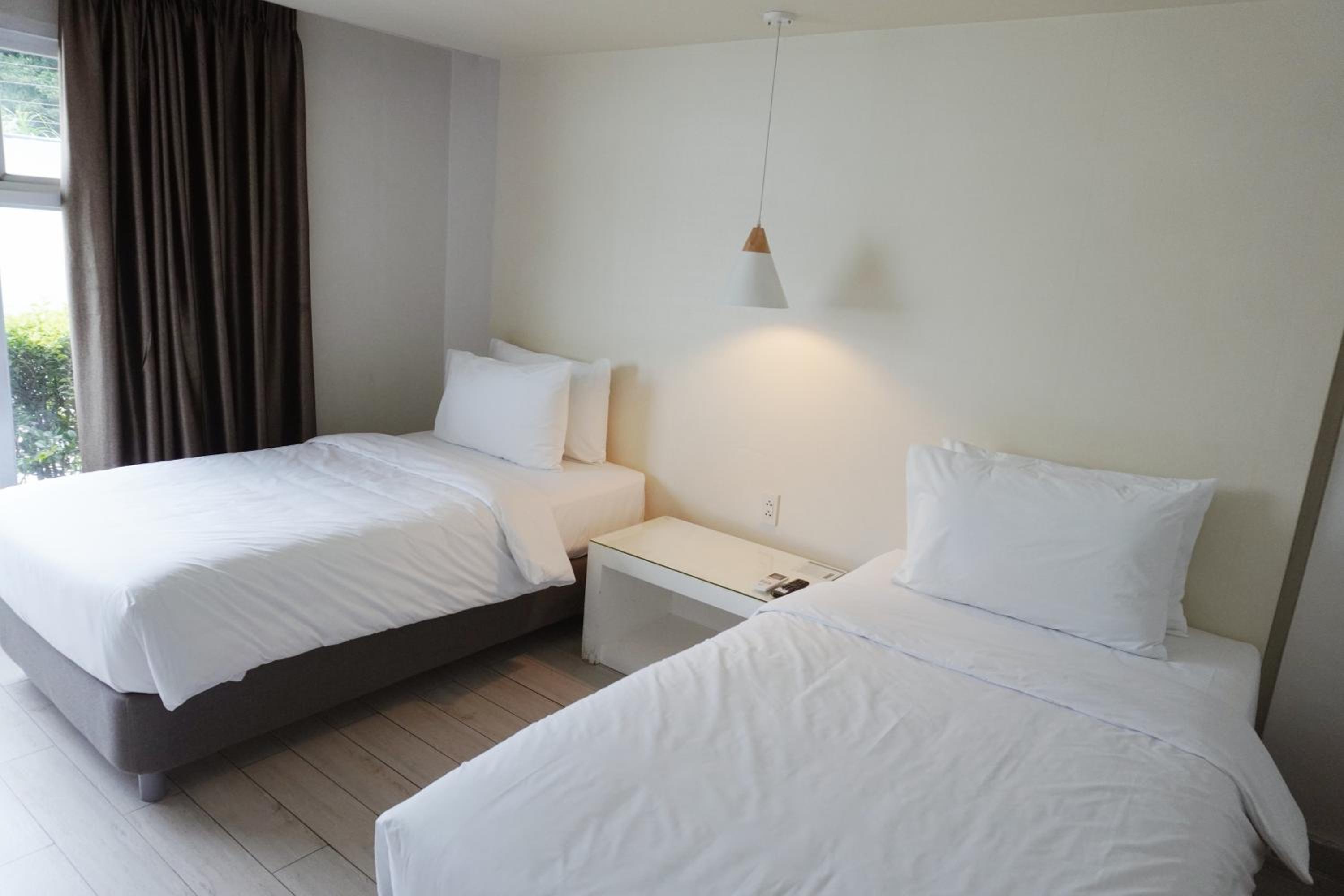 Deluxe Twin Room - Photo 2