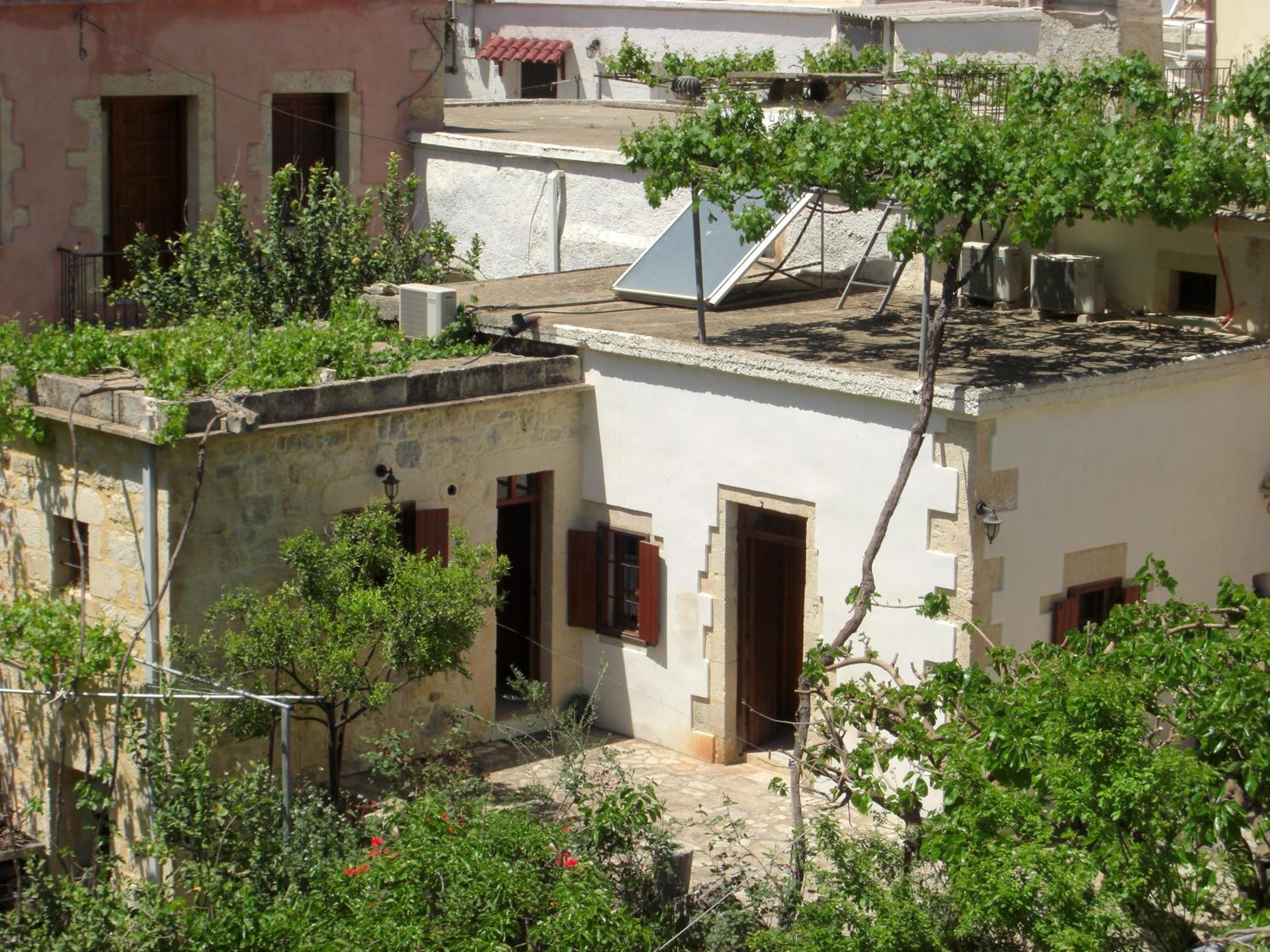 One-Bedroom Apartment - Ground Floor - Left Side of the Central Road photo 2