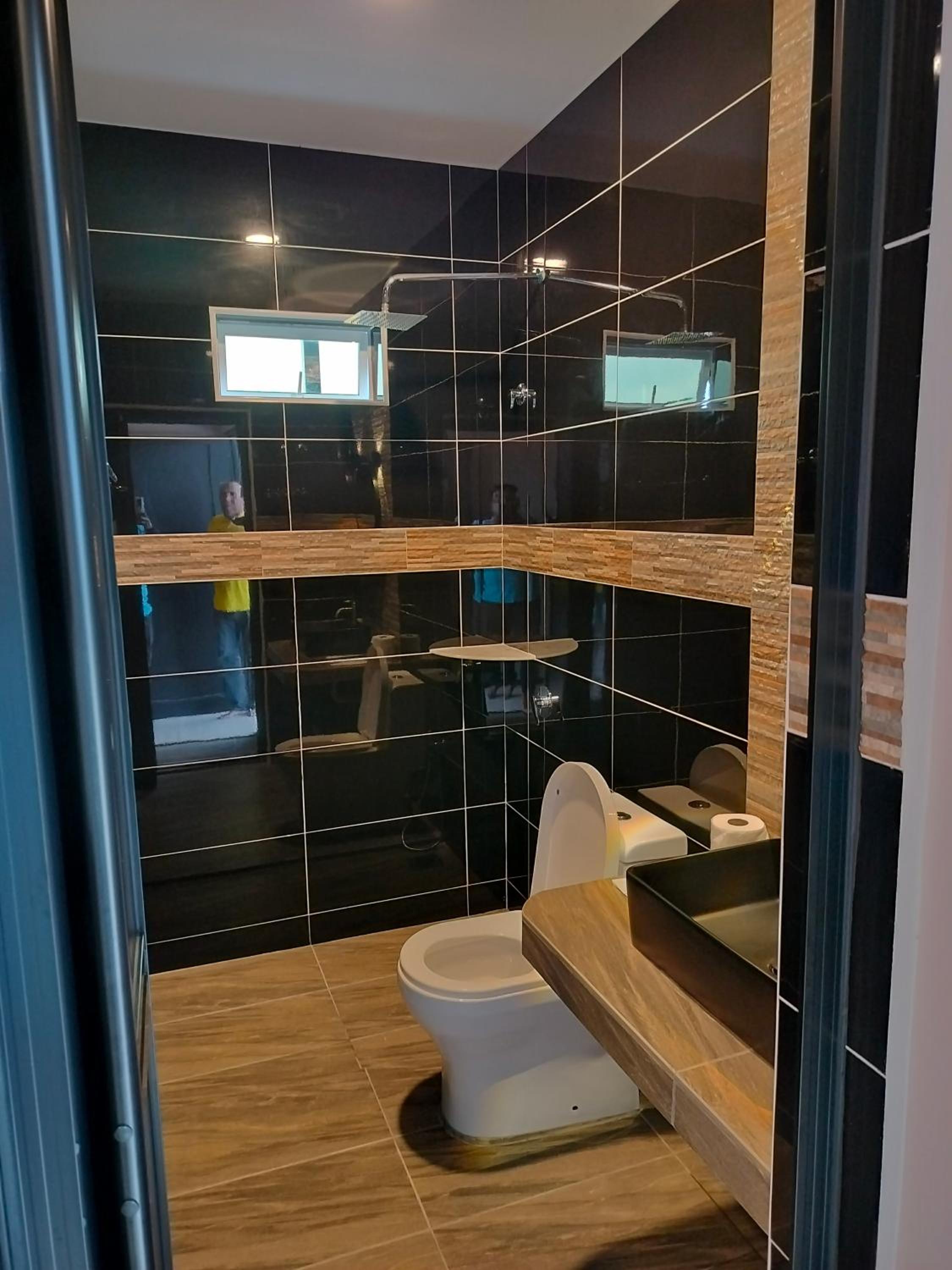 Deluxe Room (2 Adults + 1 Child)