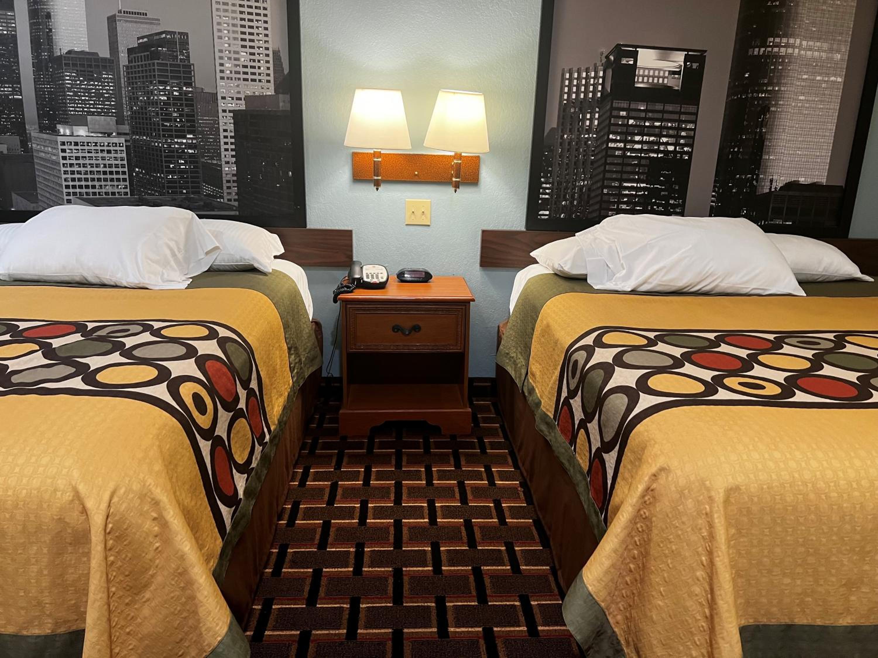 Studio Suite with Two Queen Beds - Non-Smoking - Photo 7