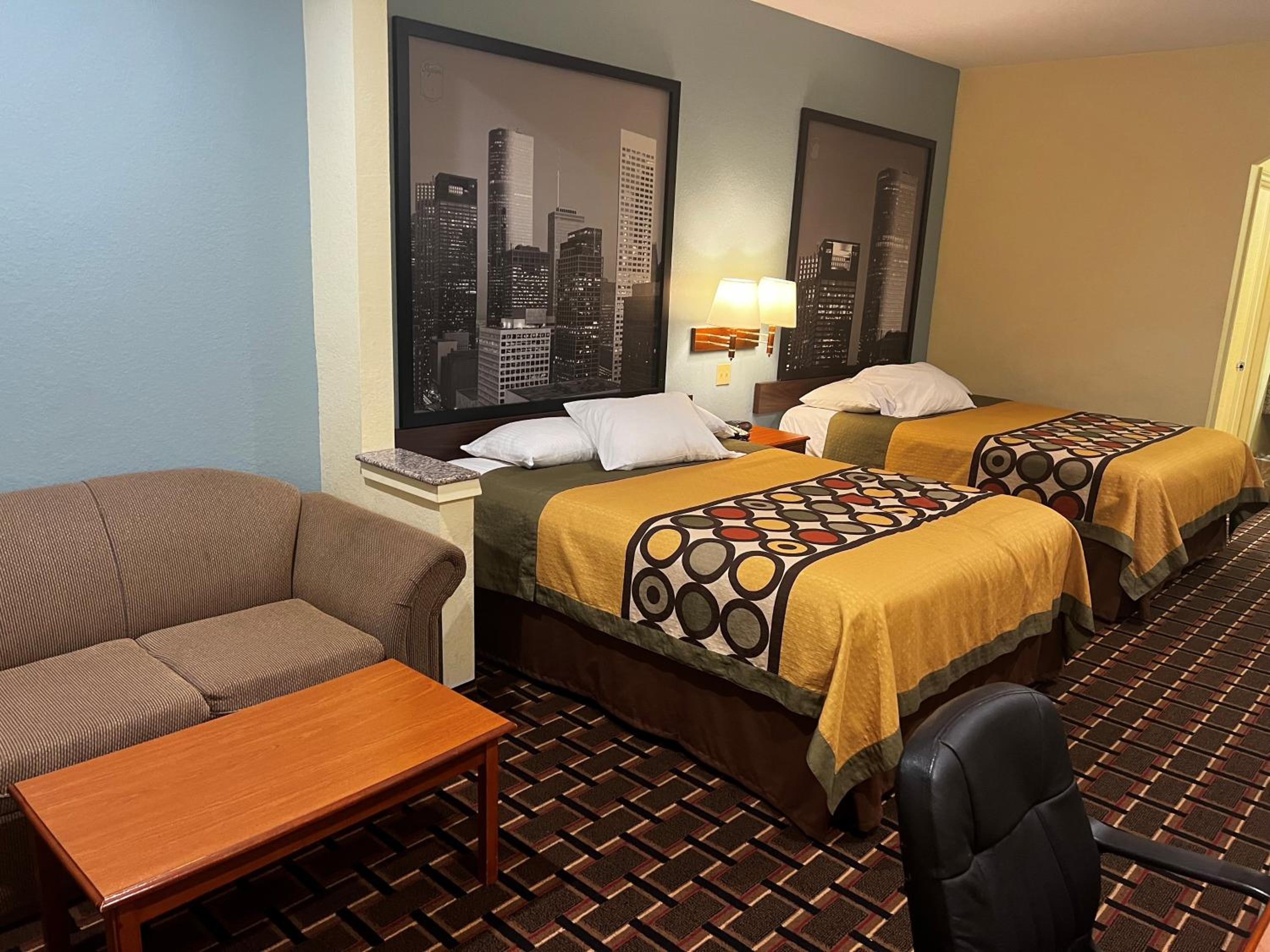 Studio Suite with Two Queen Beds - Non-Smoking - Photo 5