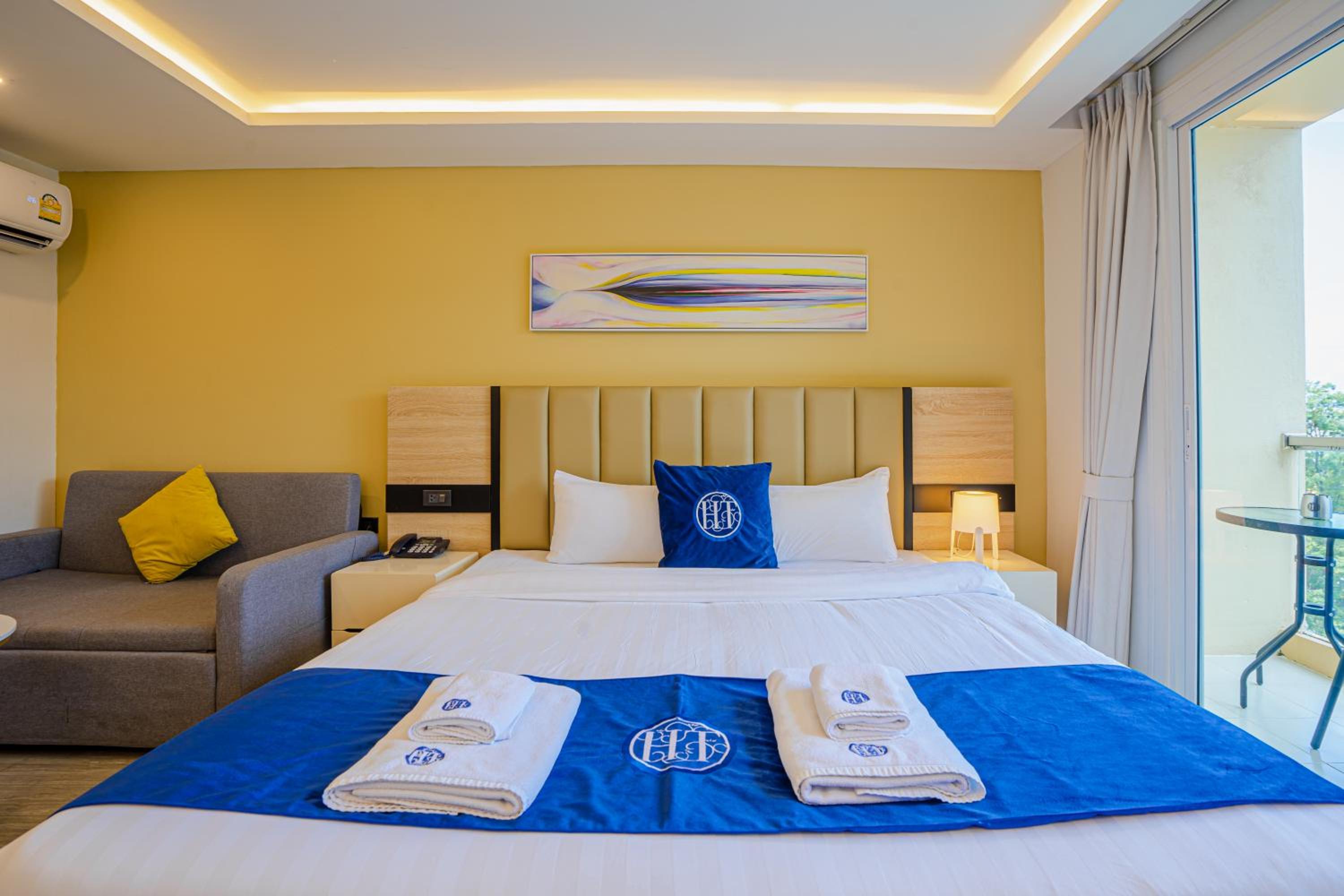 Deluxe Double or Twin Room - Photo 8