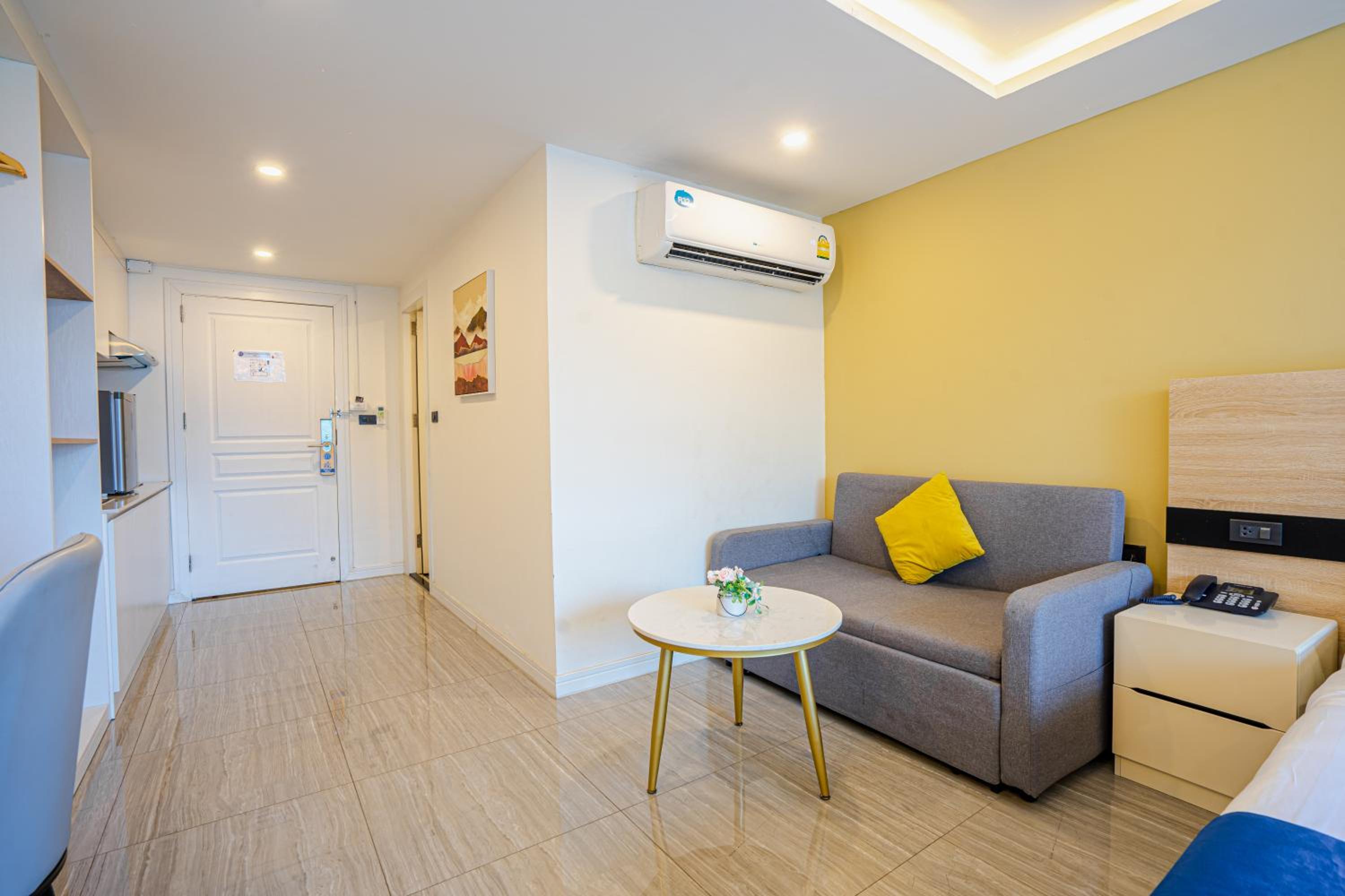 Deluxe Double or Twin Room - Photo 5