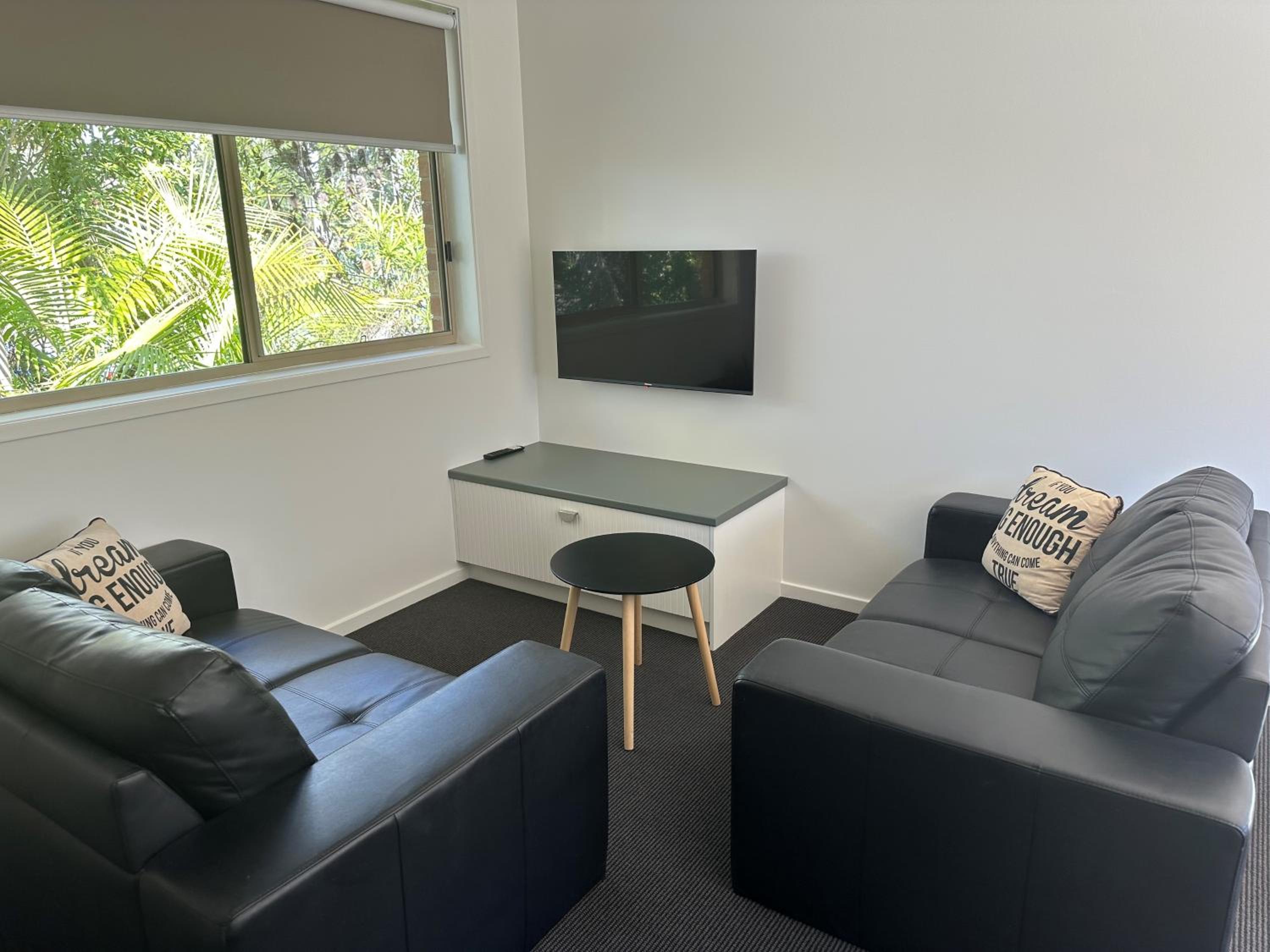 First Floor Apartment with Garden View photo 3