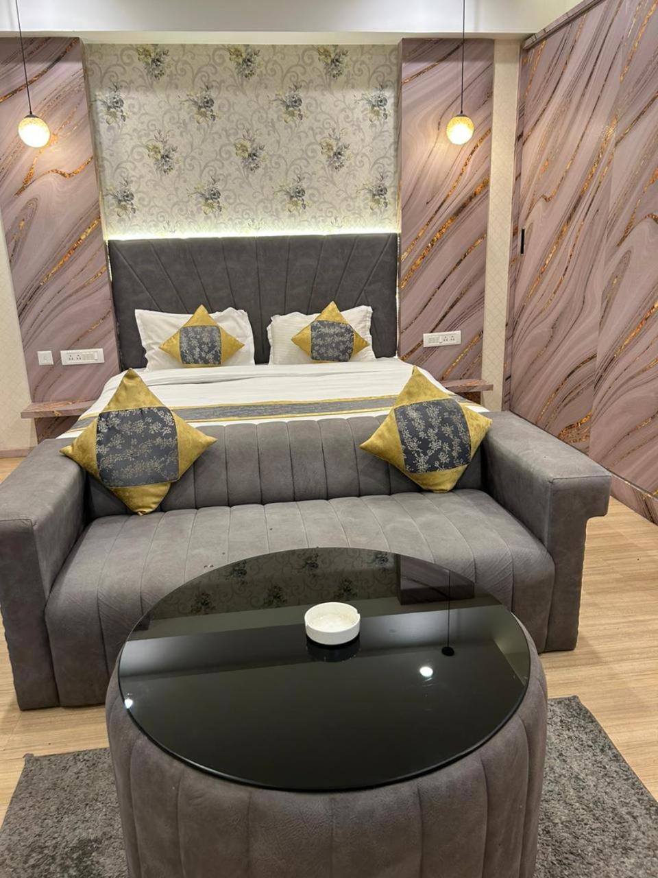 Deluxe Suite - Photo 7