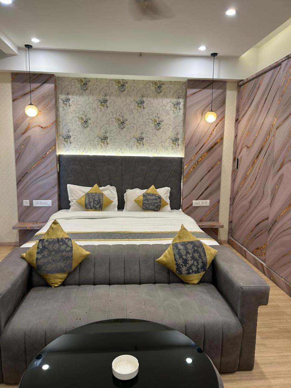 Deluxe Suite - Photo 3
