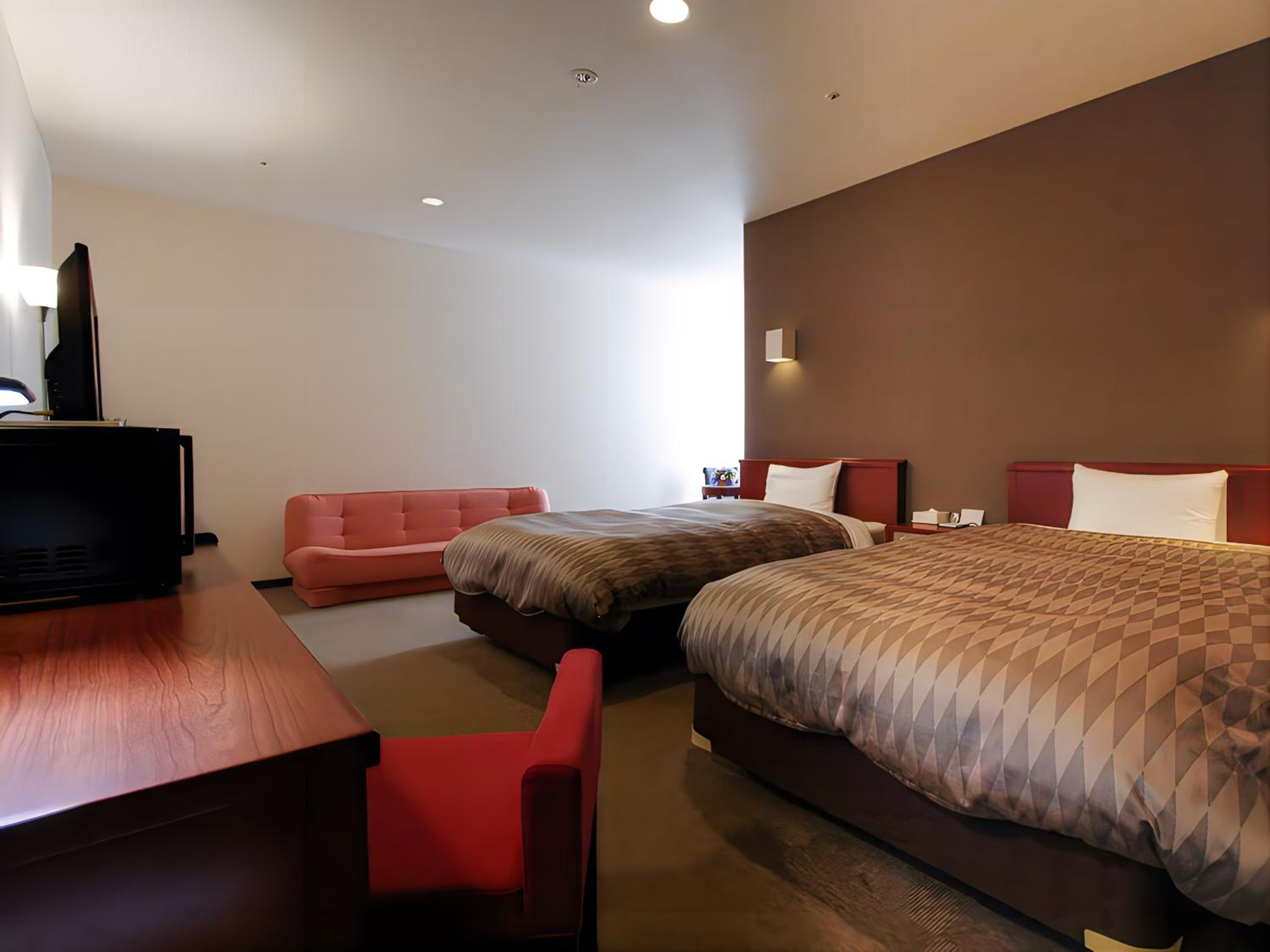 Triple Room - Smoking photo 2