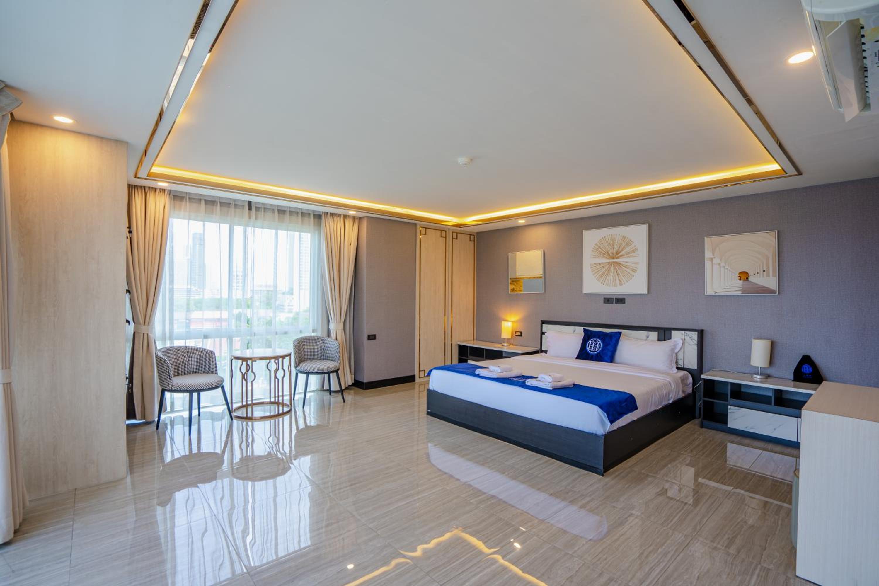 Presidential Suite photo 1