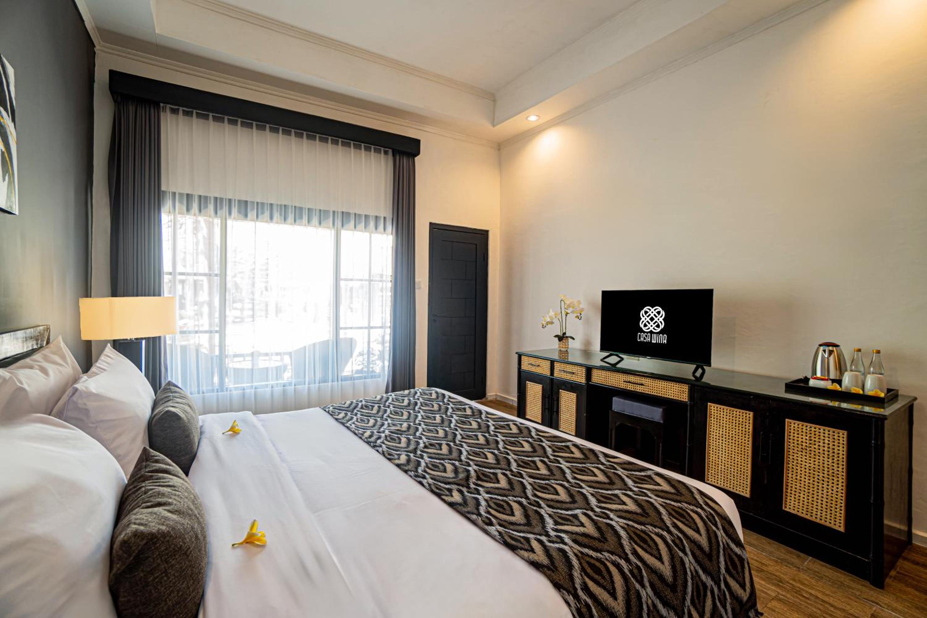 Superior Double or Twin Room with Pool View - Photo 1
