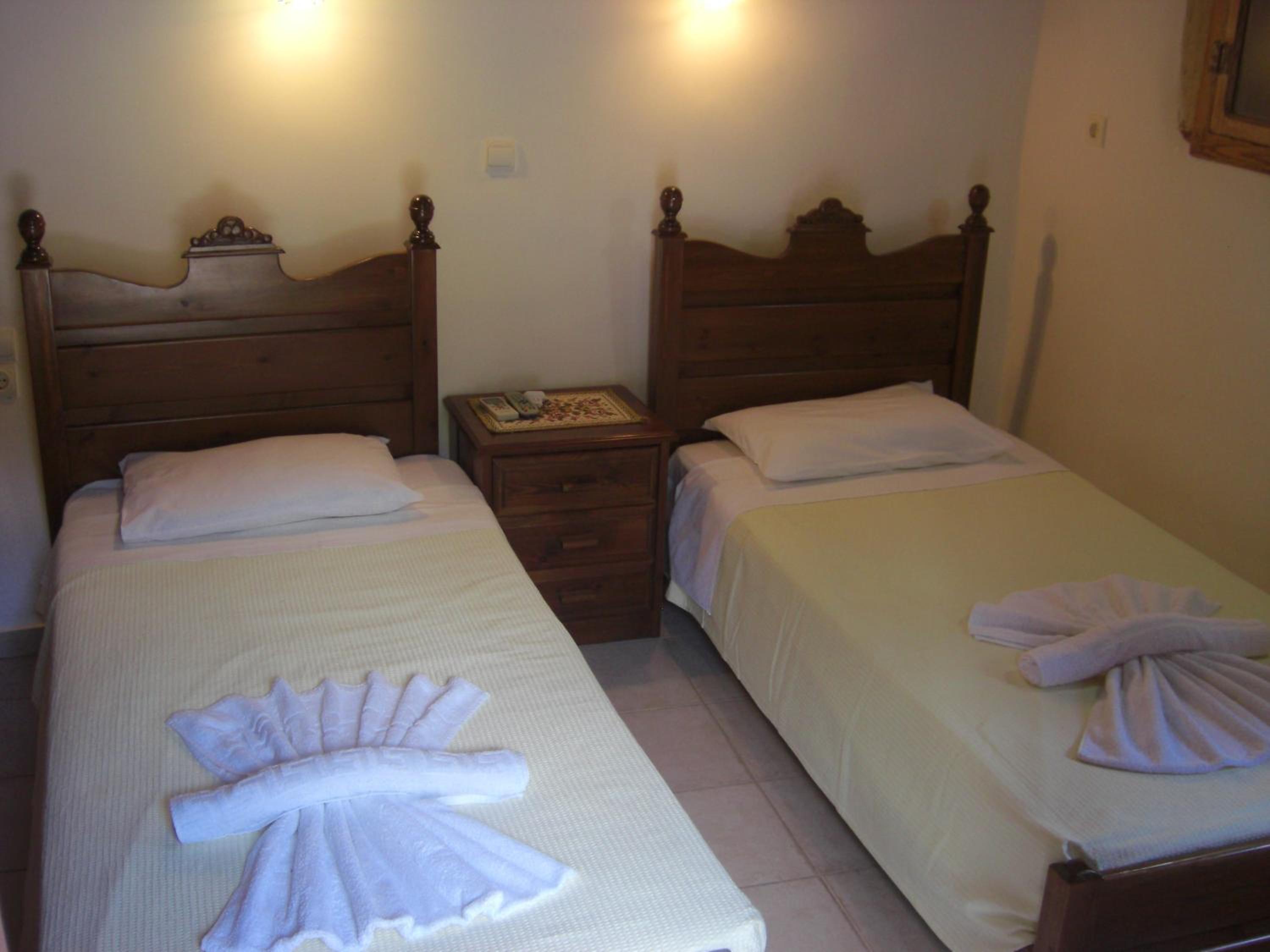 One-Bedroom Apartment - Ground Floor - Left Side of the Central Road photo 3