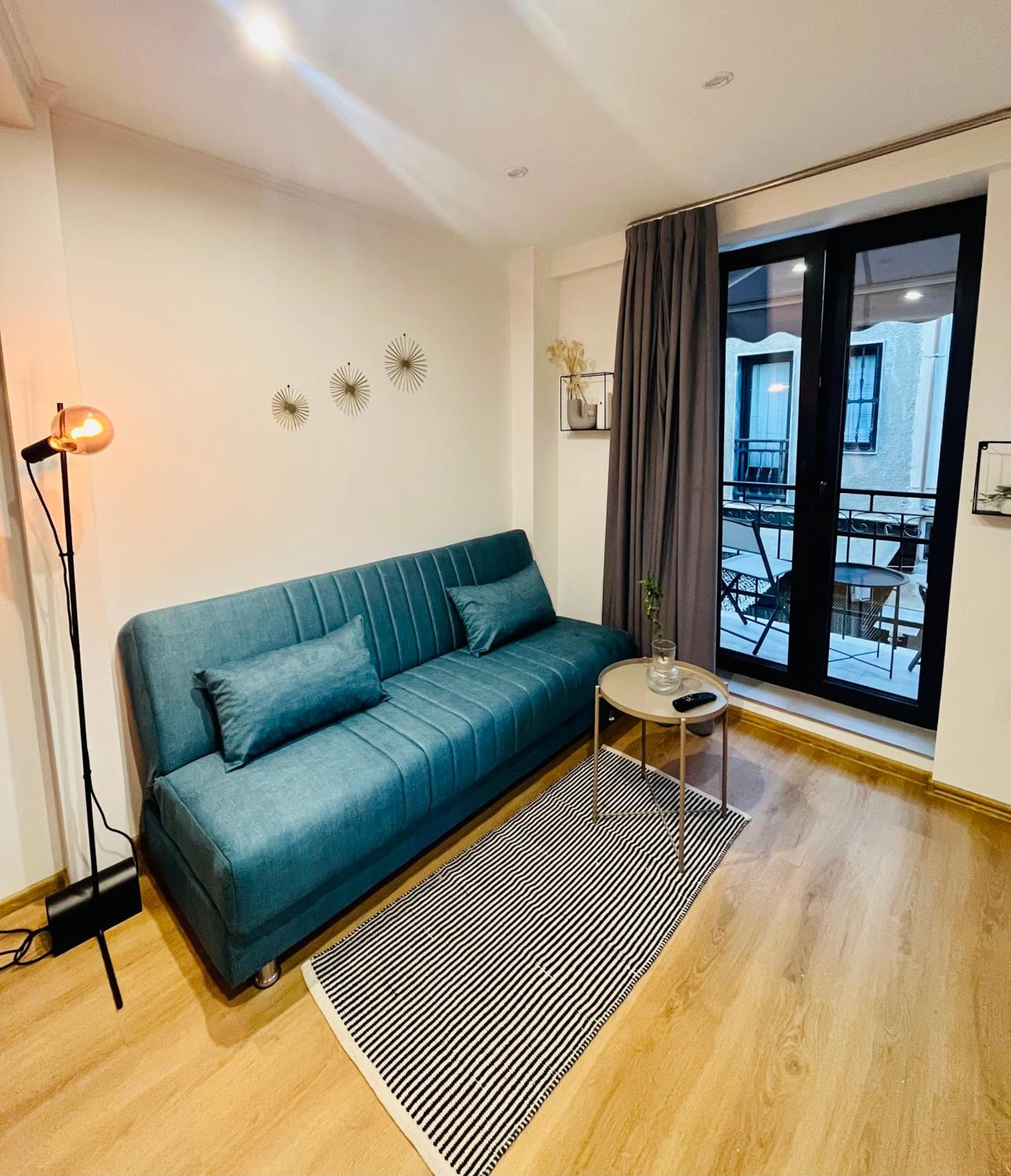 One-Bedroom Apartment