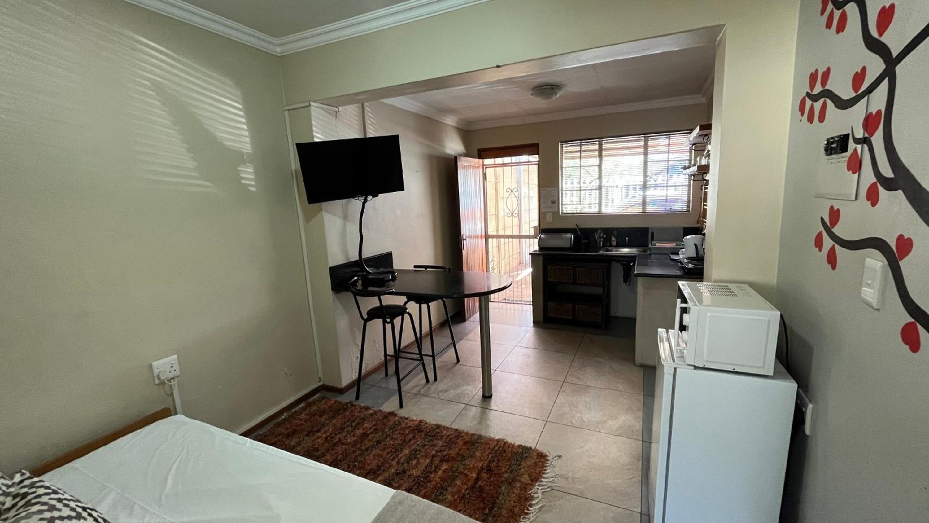 Standard Double Room - Photo 6