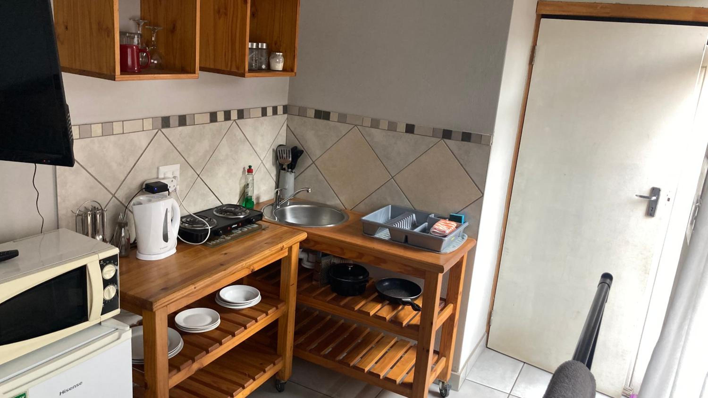Budget Double Room - Photo 7