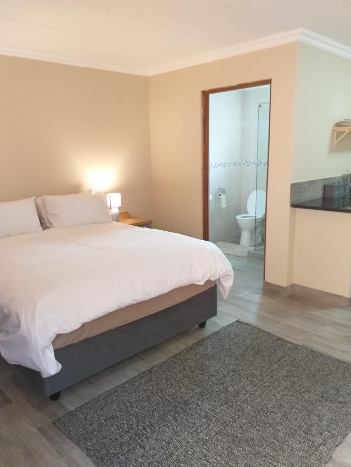 Deluxe Double Room photo 3