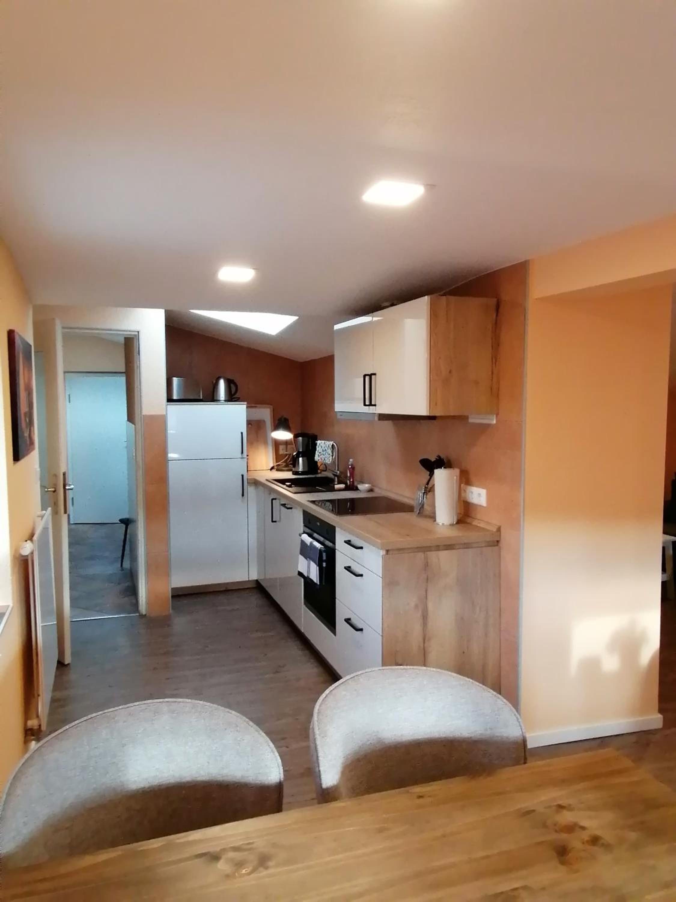Apartment with Mountain View - Photo 2