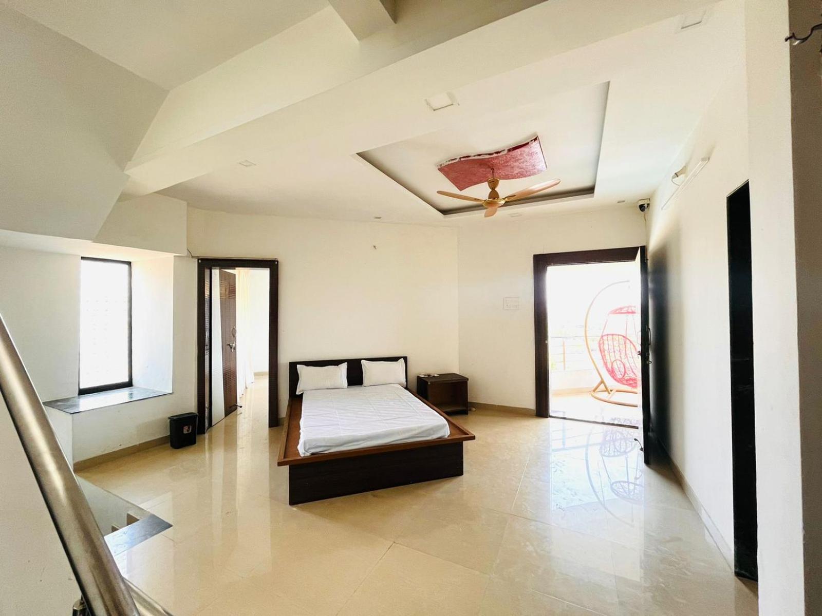 Villa With Private Pool photo 2