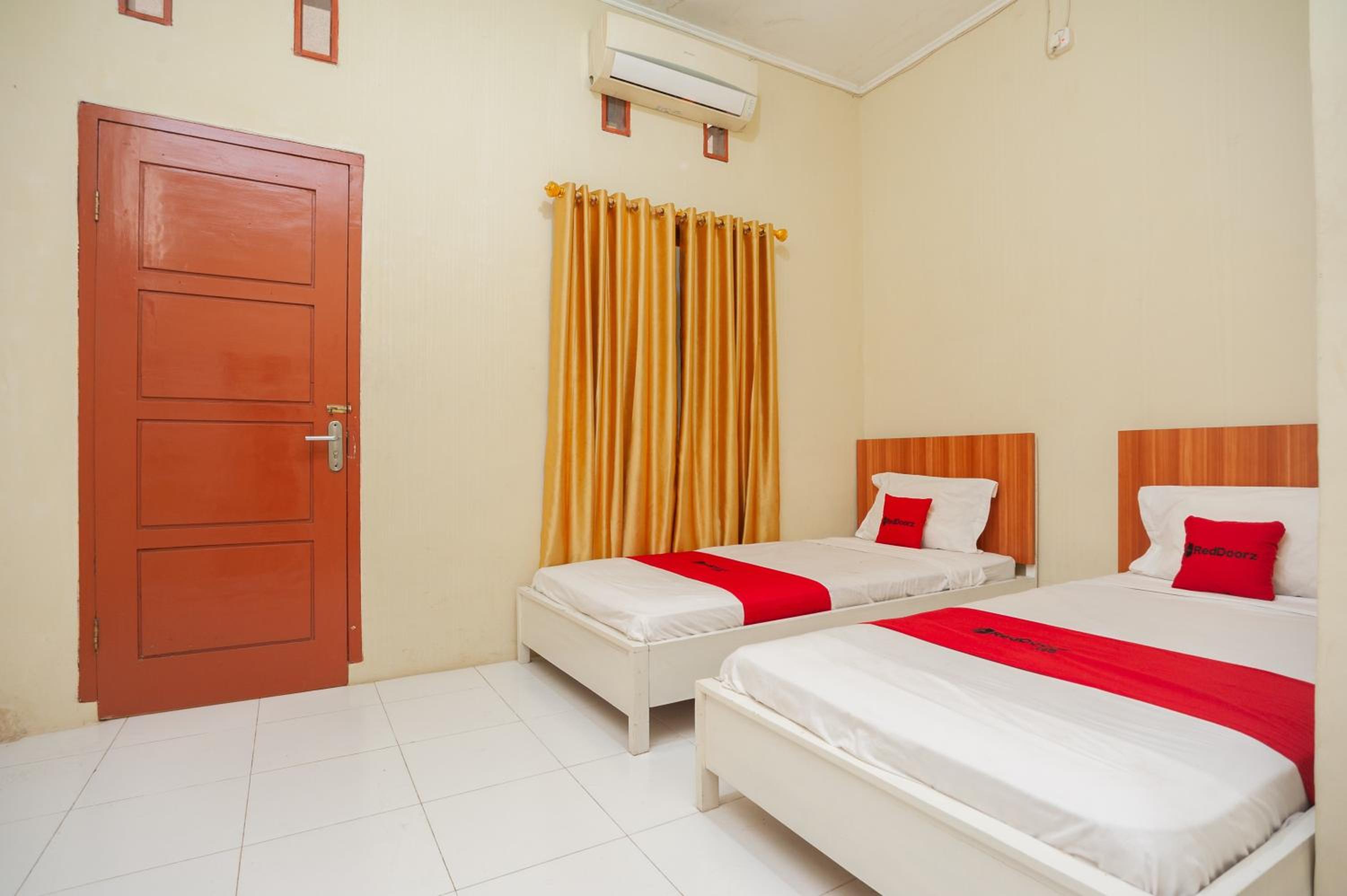 Twin Room - Photo 3