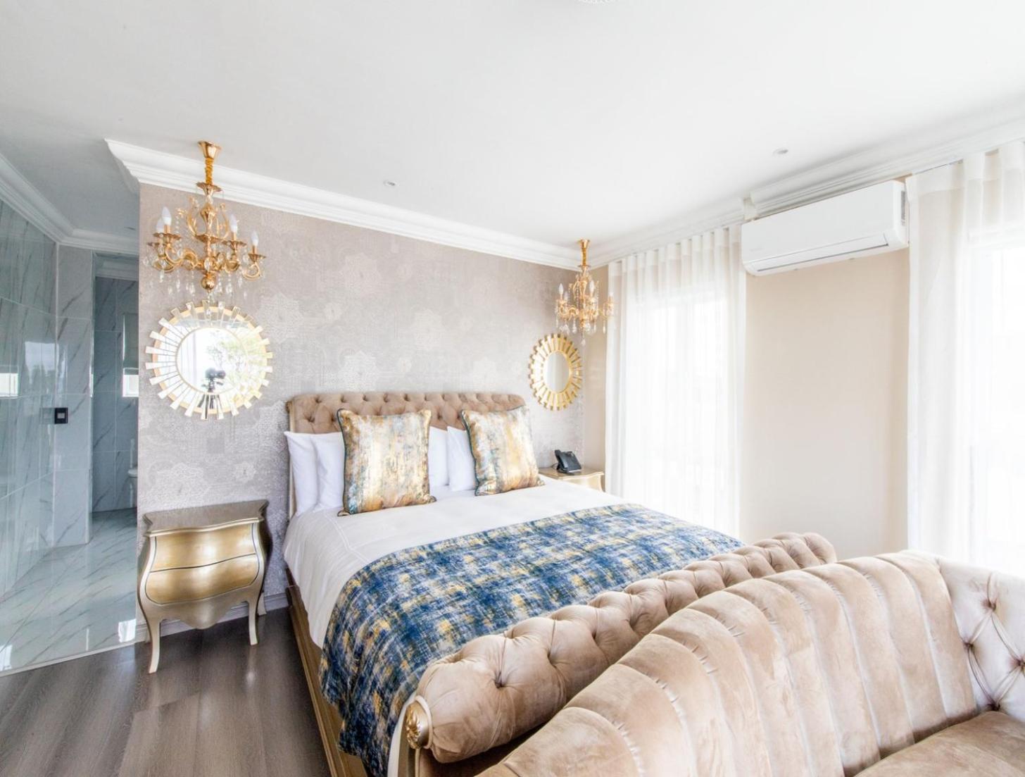 Luxury Suite photo 2