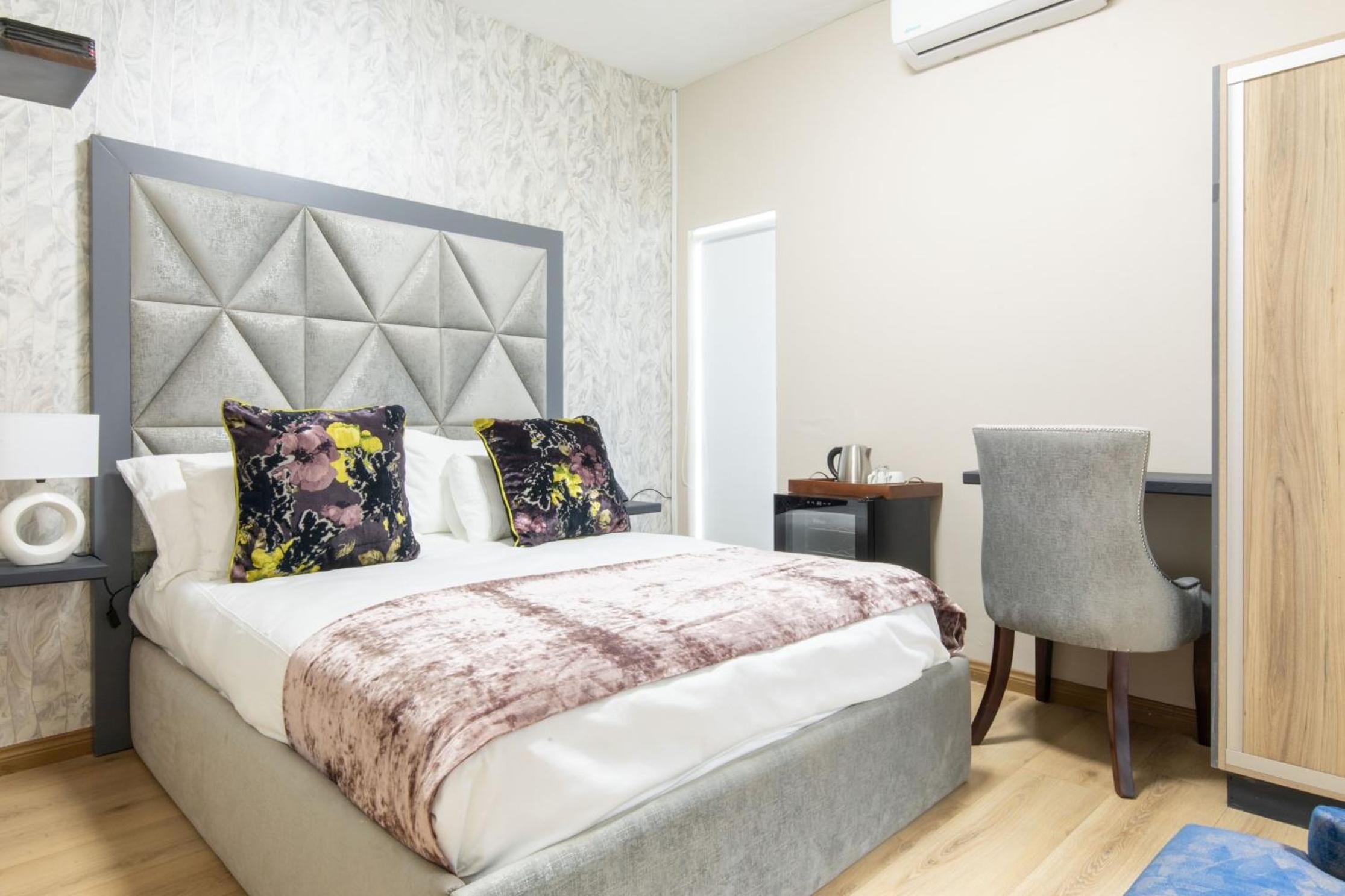 Standard Double Room photo 3