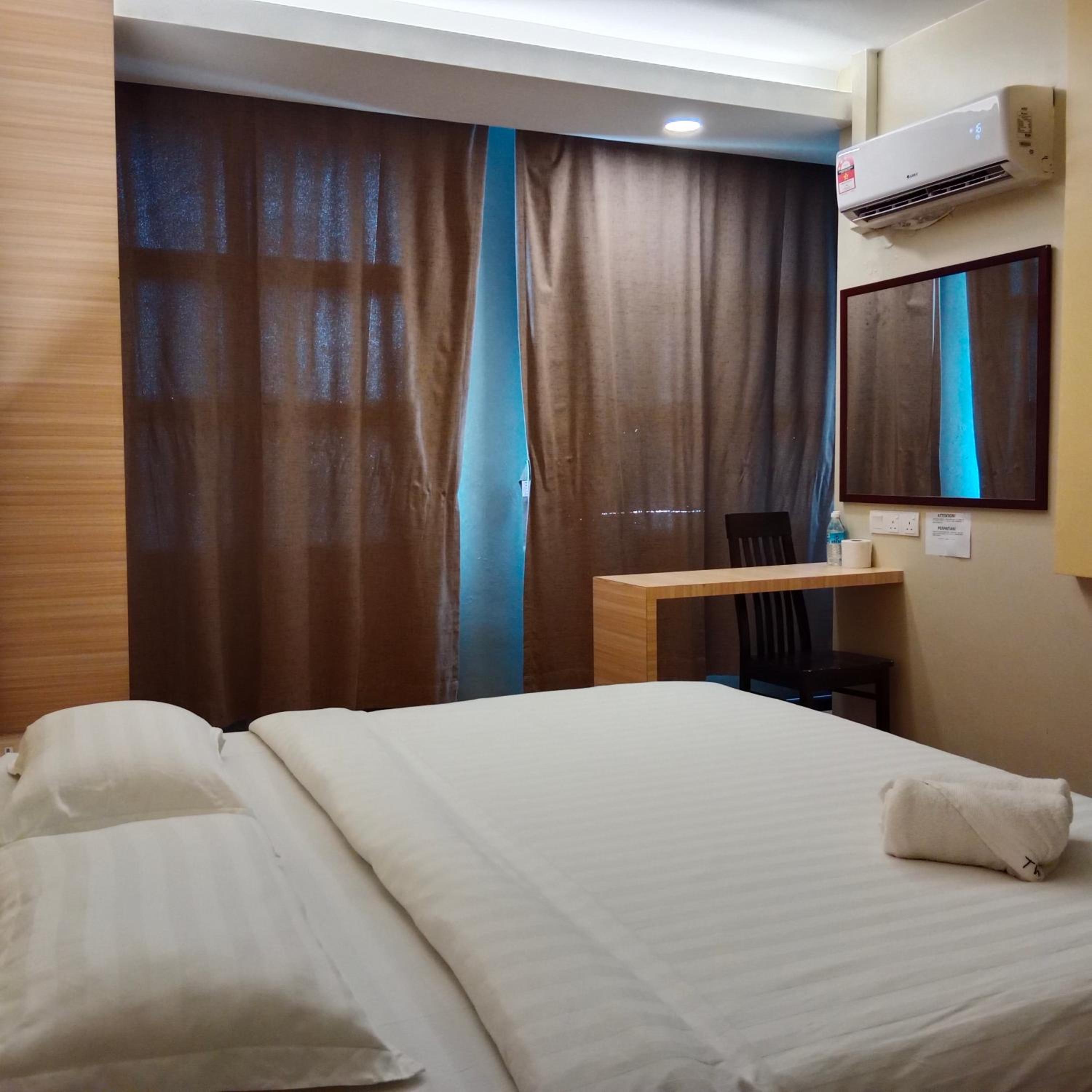 Deluxe King Room photo 3