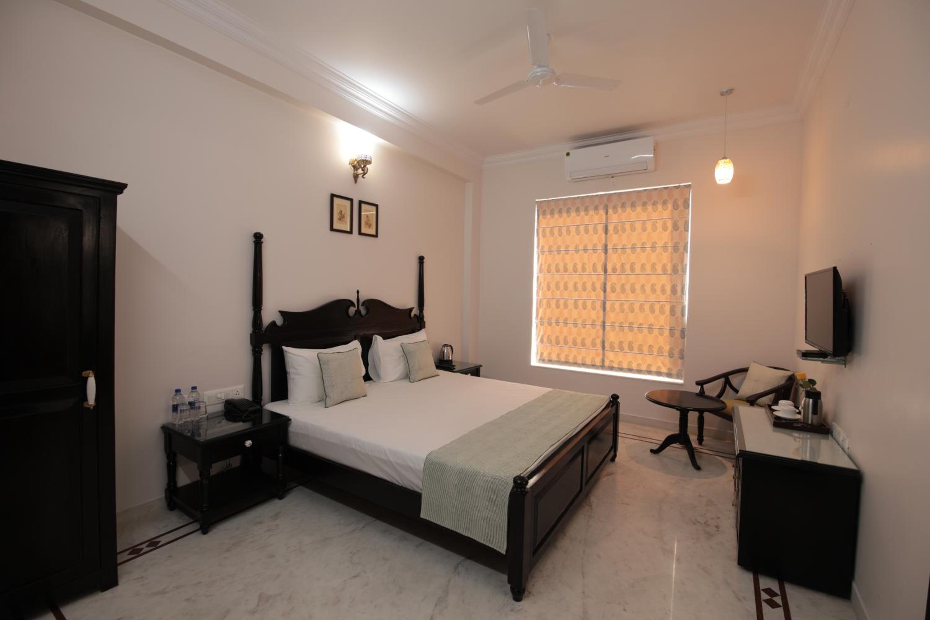 Deluxe Room - Photo 4