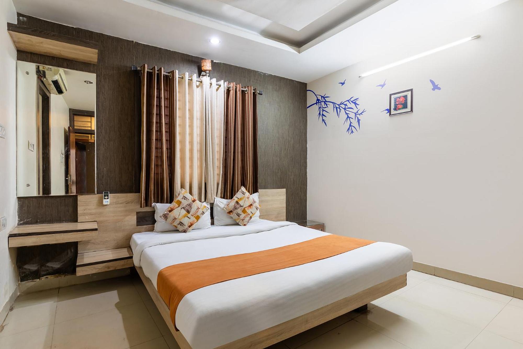 Deluxe Room - Photo 1