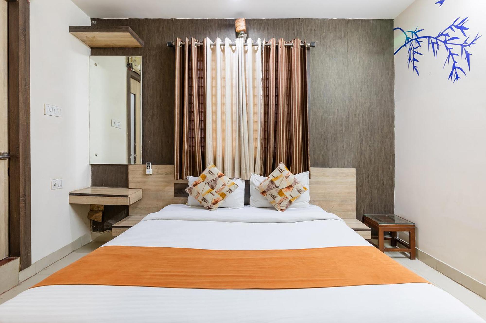 Deluxe Room - Photo 2