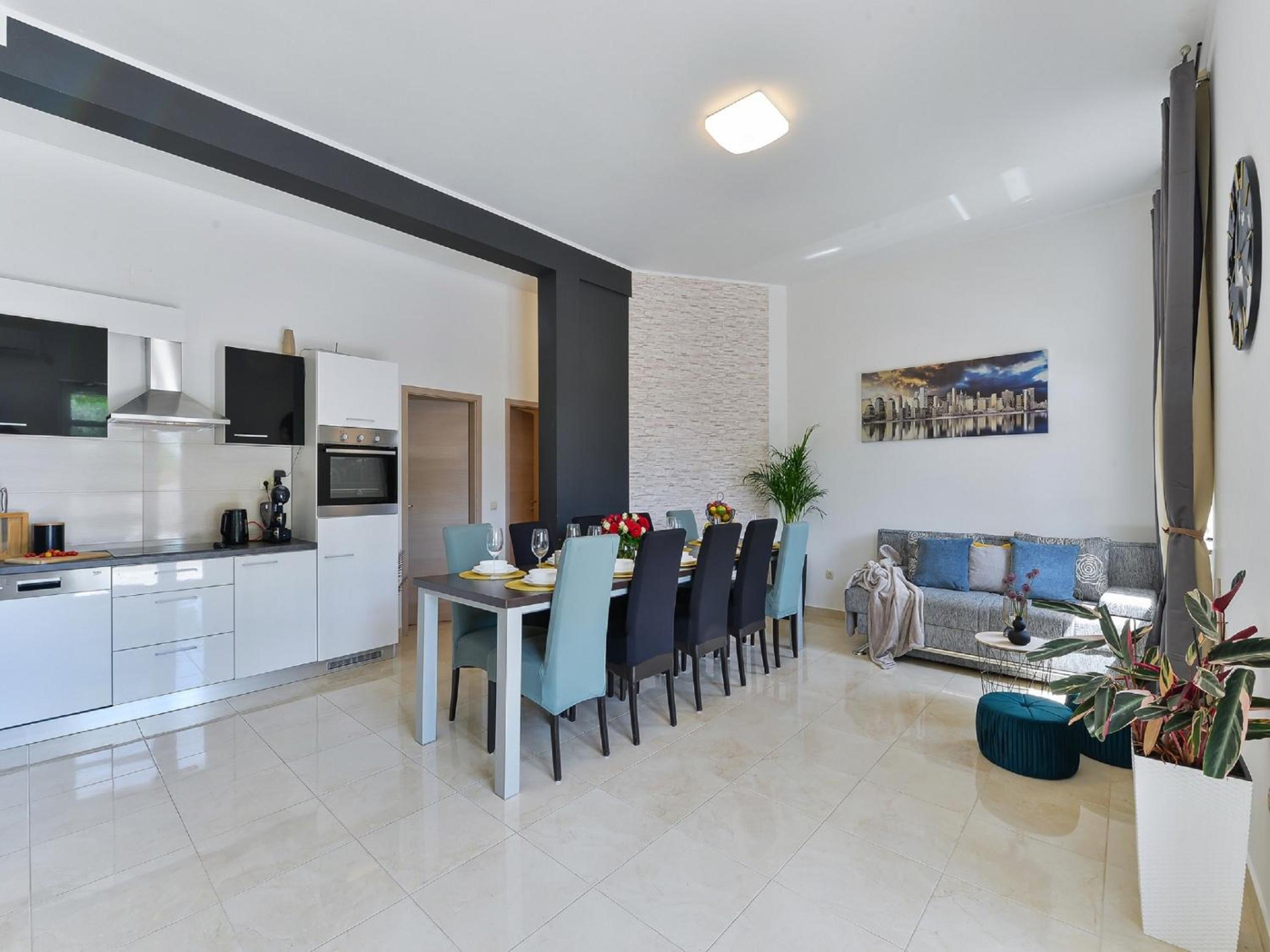 Villa photo 3