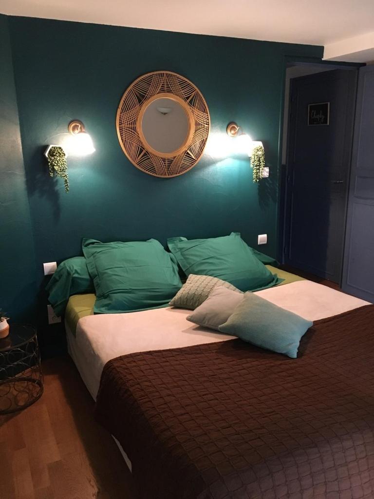 Small Double Room photo 1