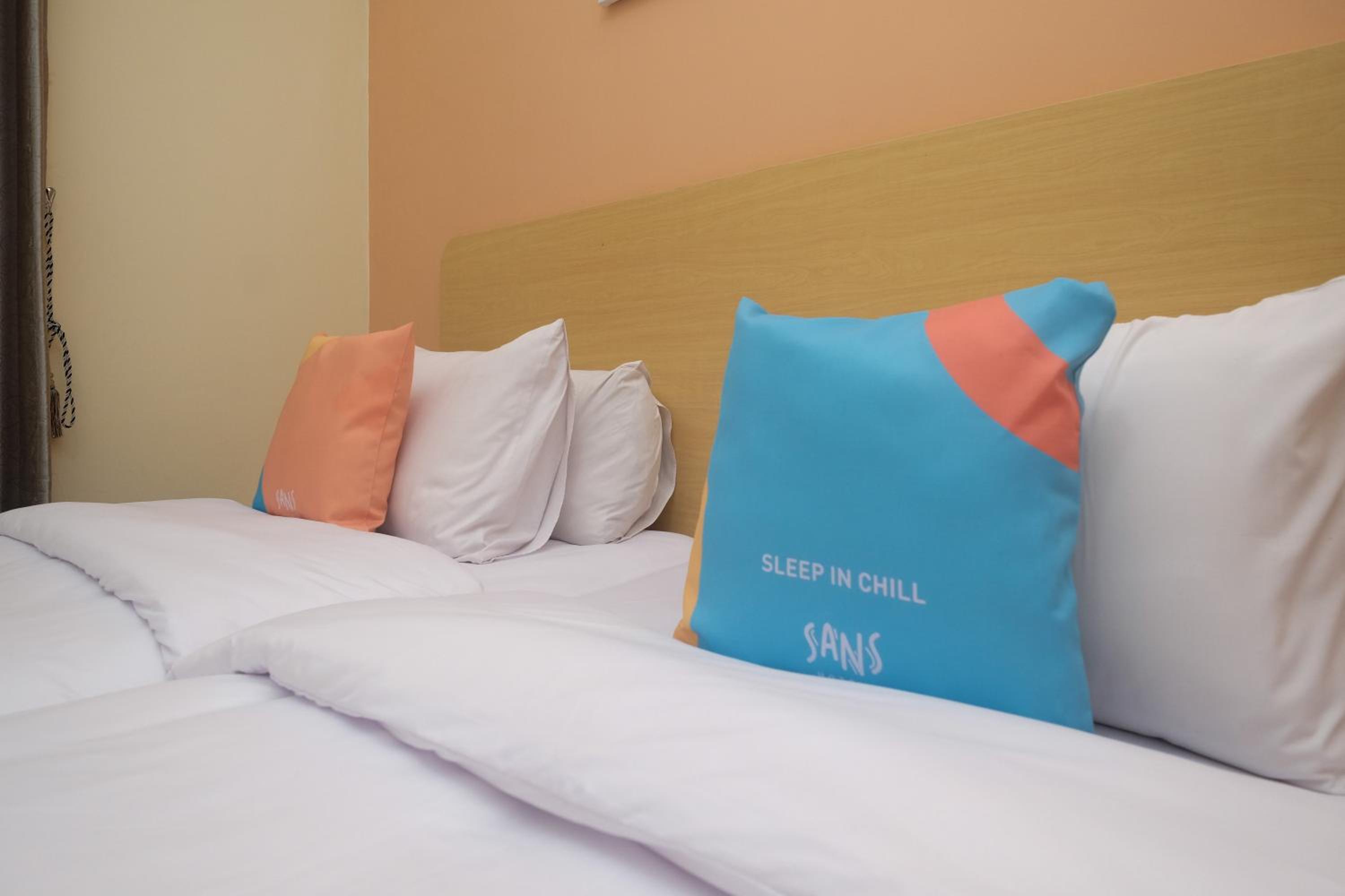Deluxe Twin Room - Photo 15