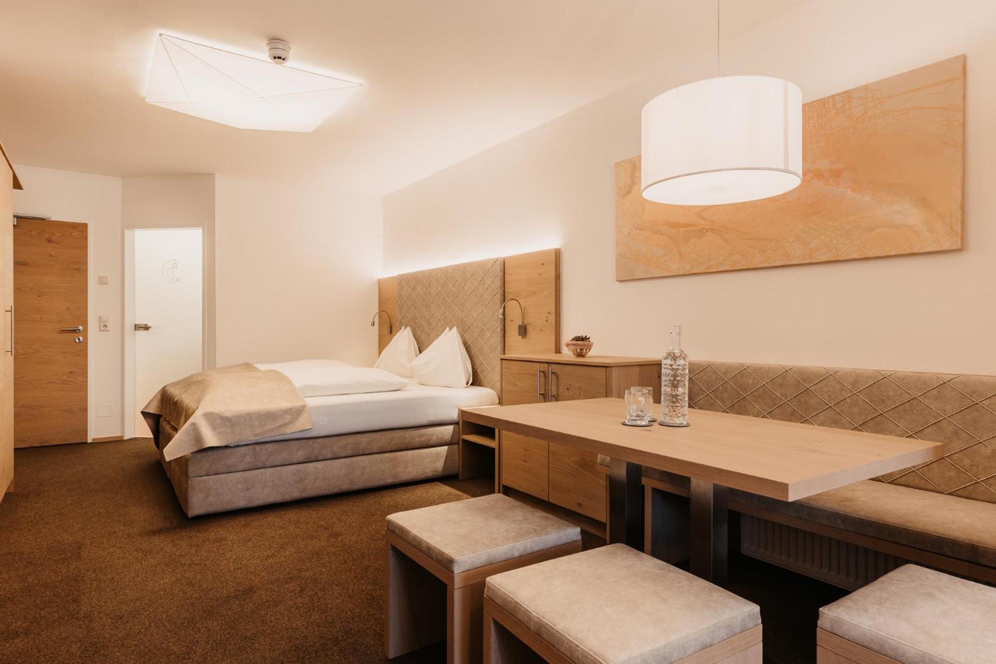 Apartment with Terrace - Photo 1