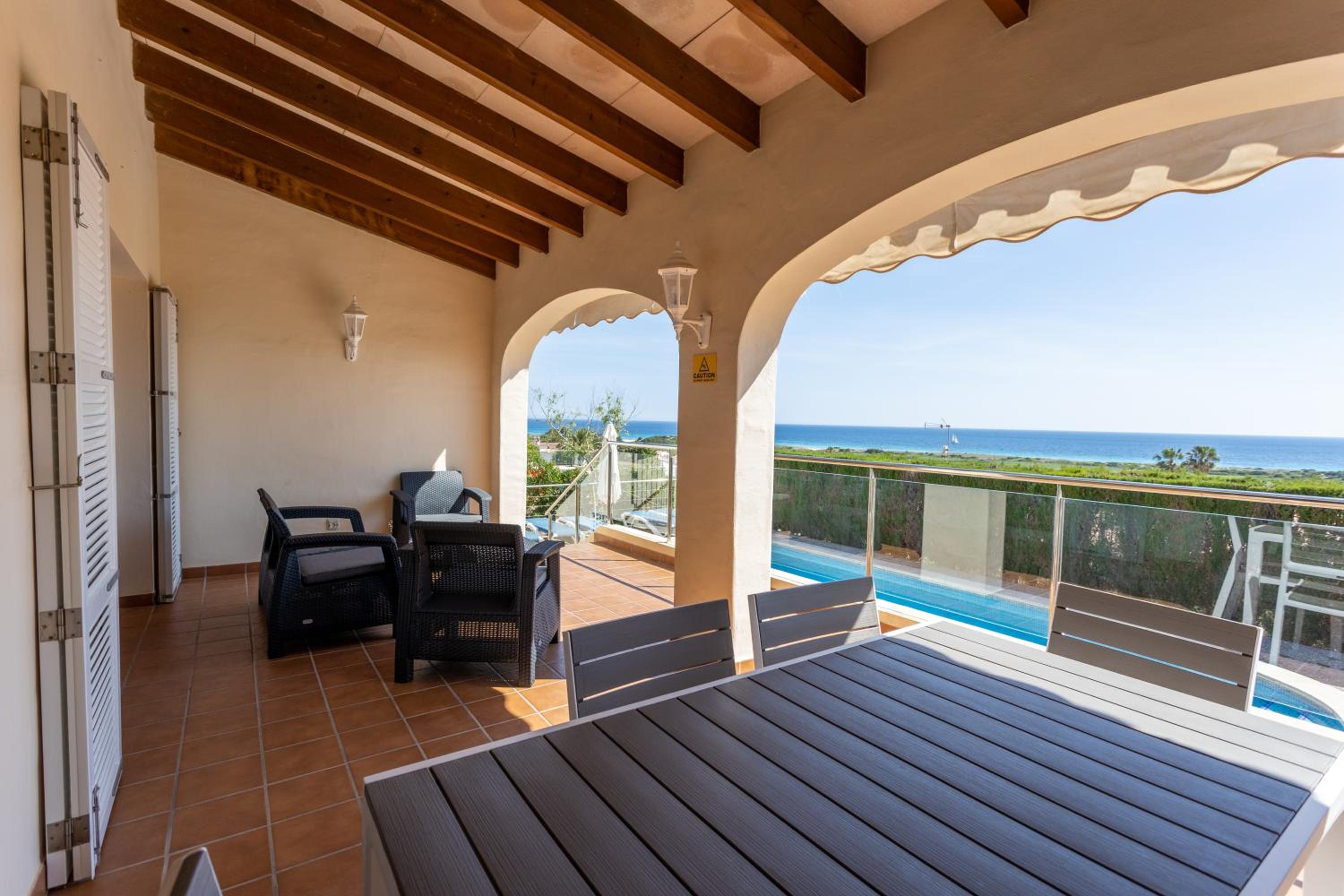 Villa photo 2