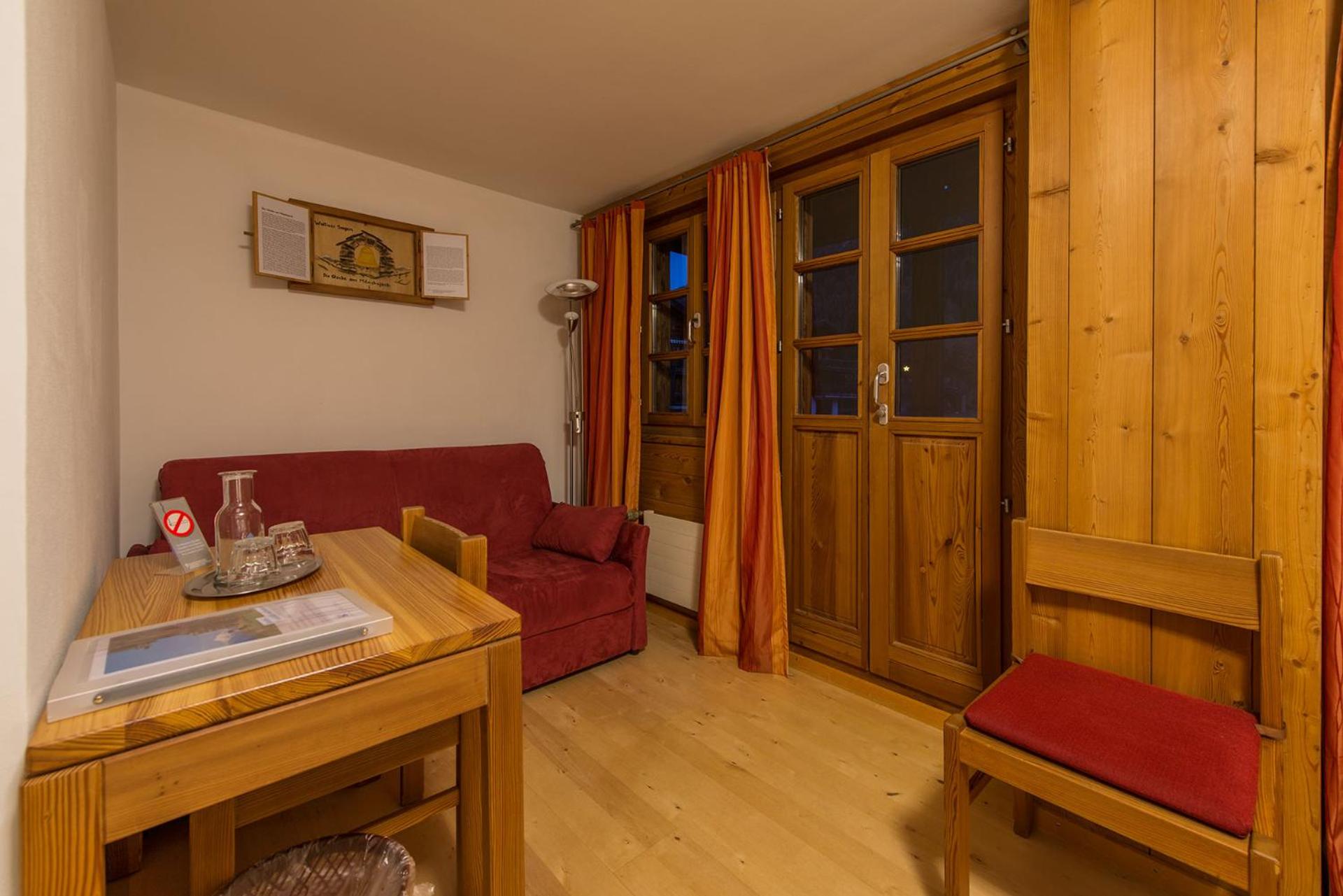 Family Suite with Balcony - Photo 3