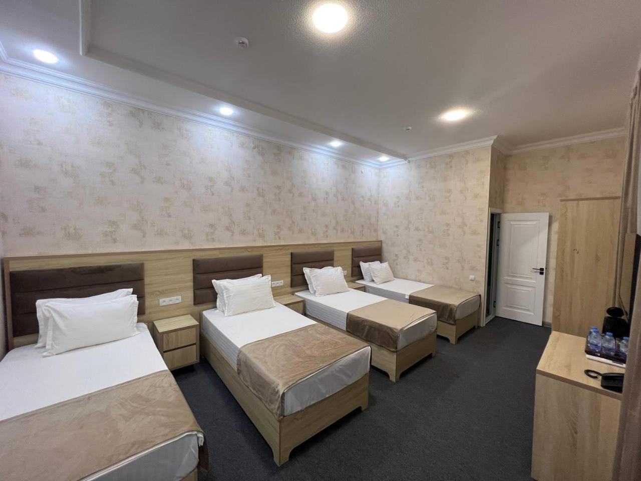 Classic Quadruple Room - Photo 9