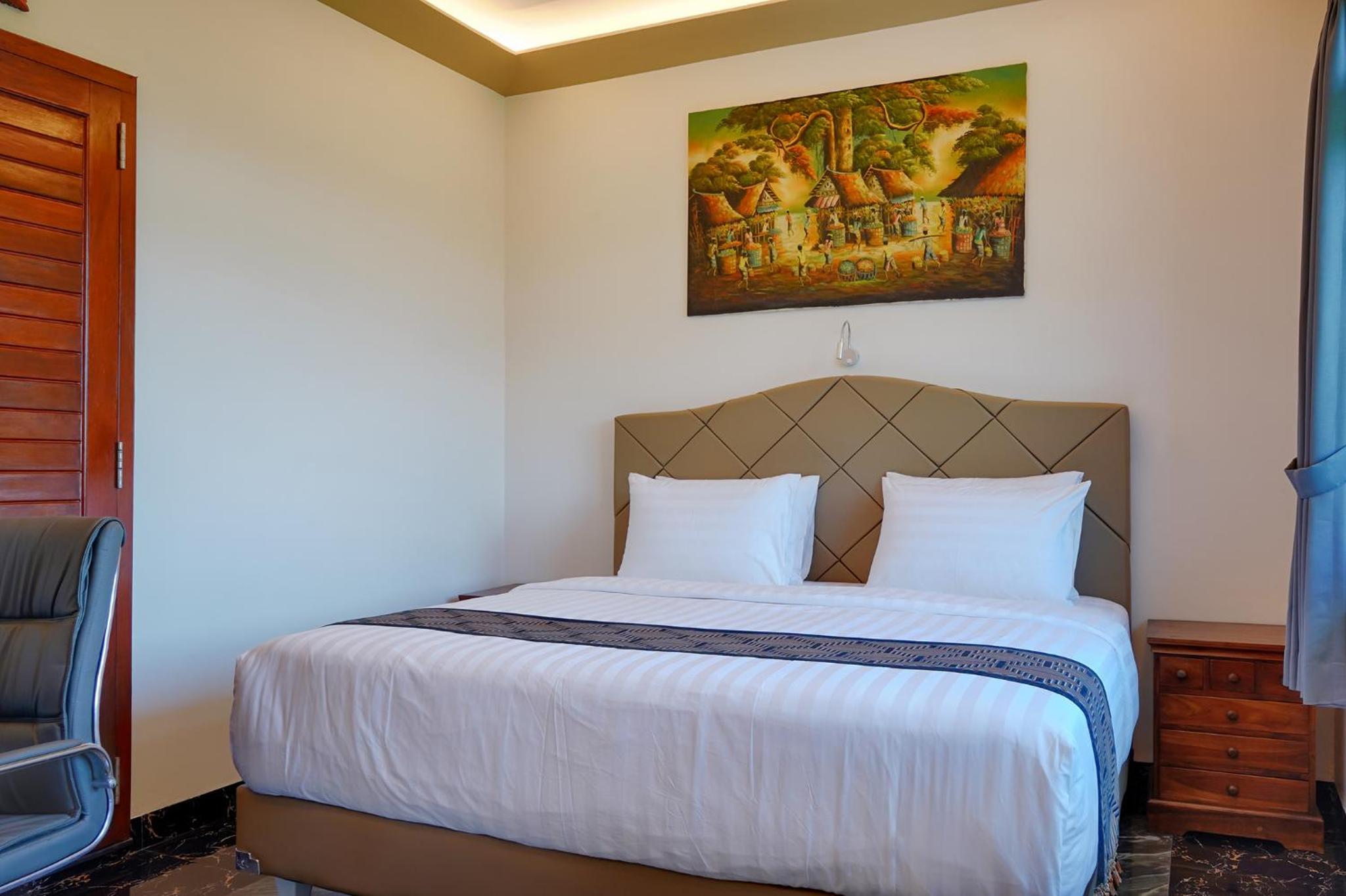 Executive Suite - Photo 10